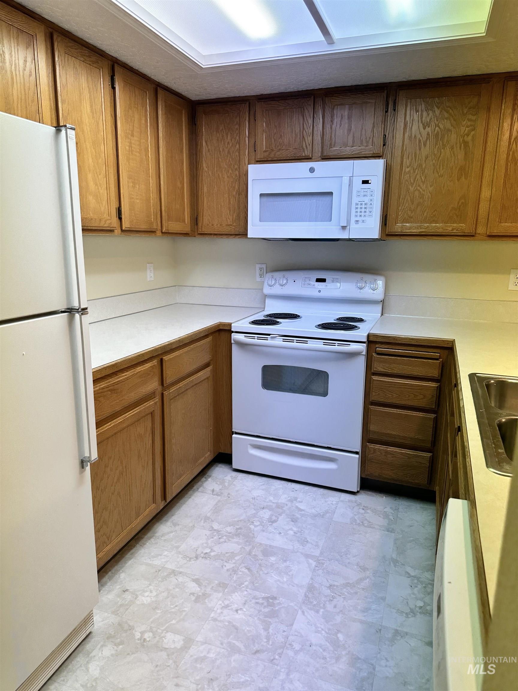 2110/2112 S Juniper St, Nampa, Idaho 83686, 2 Bedrooms, 1.5 Bathrooms, Residential Income For Sale, Price $484,990, 98986400