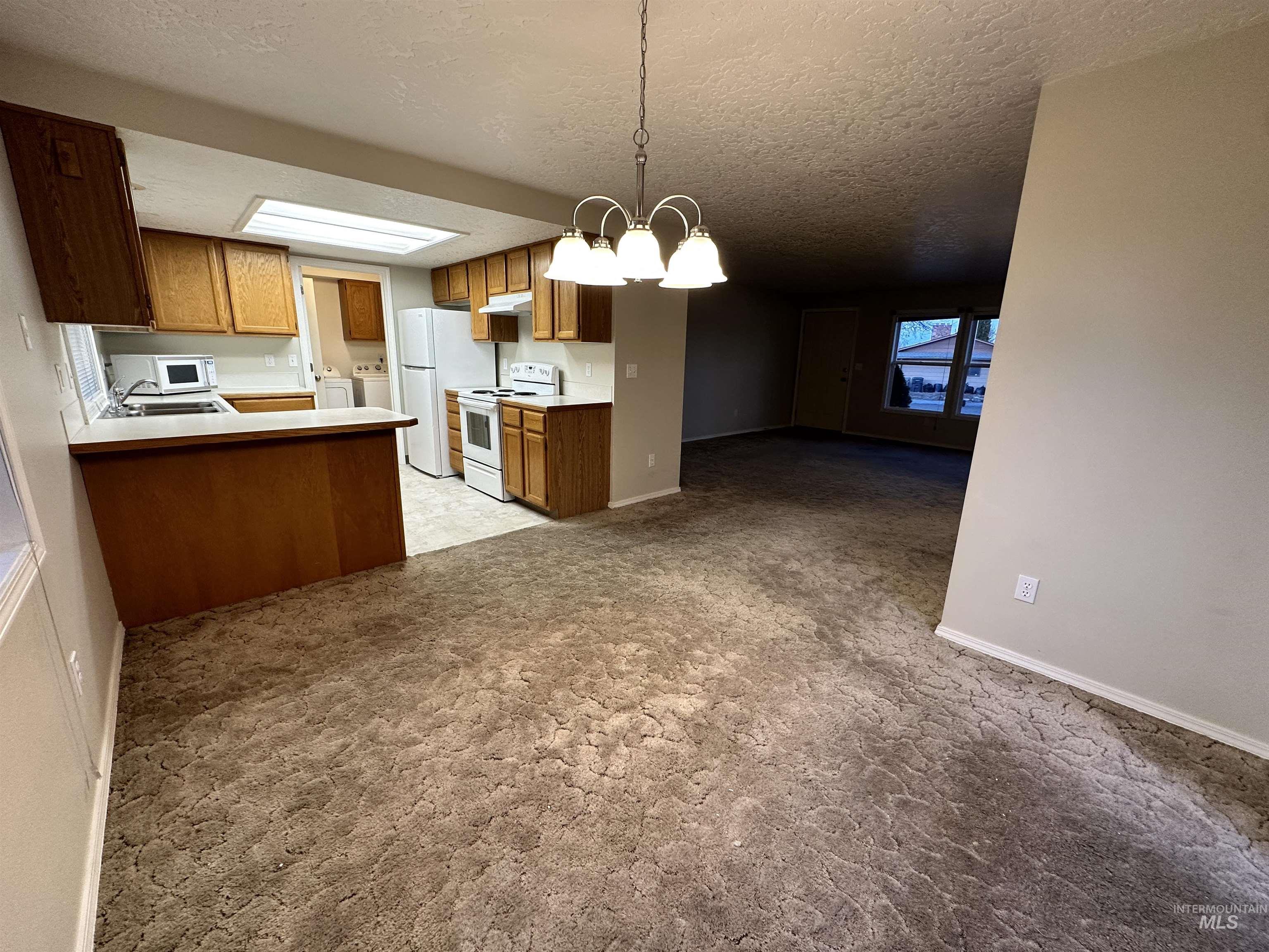 2110/2112 S Juniper St, Nampa, Idaho 83686, 2 Bedrooms, 1.5 Bathrooms, Residential Income For Sale, Price $484,990, 98986400