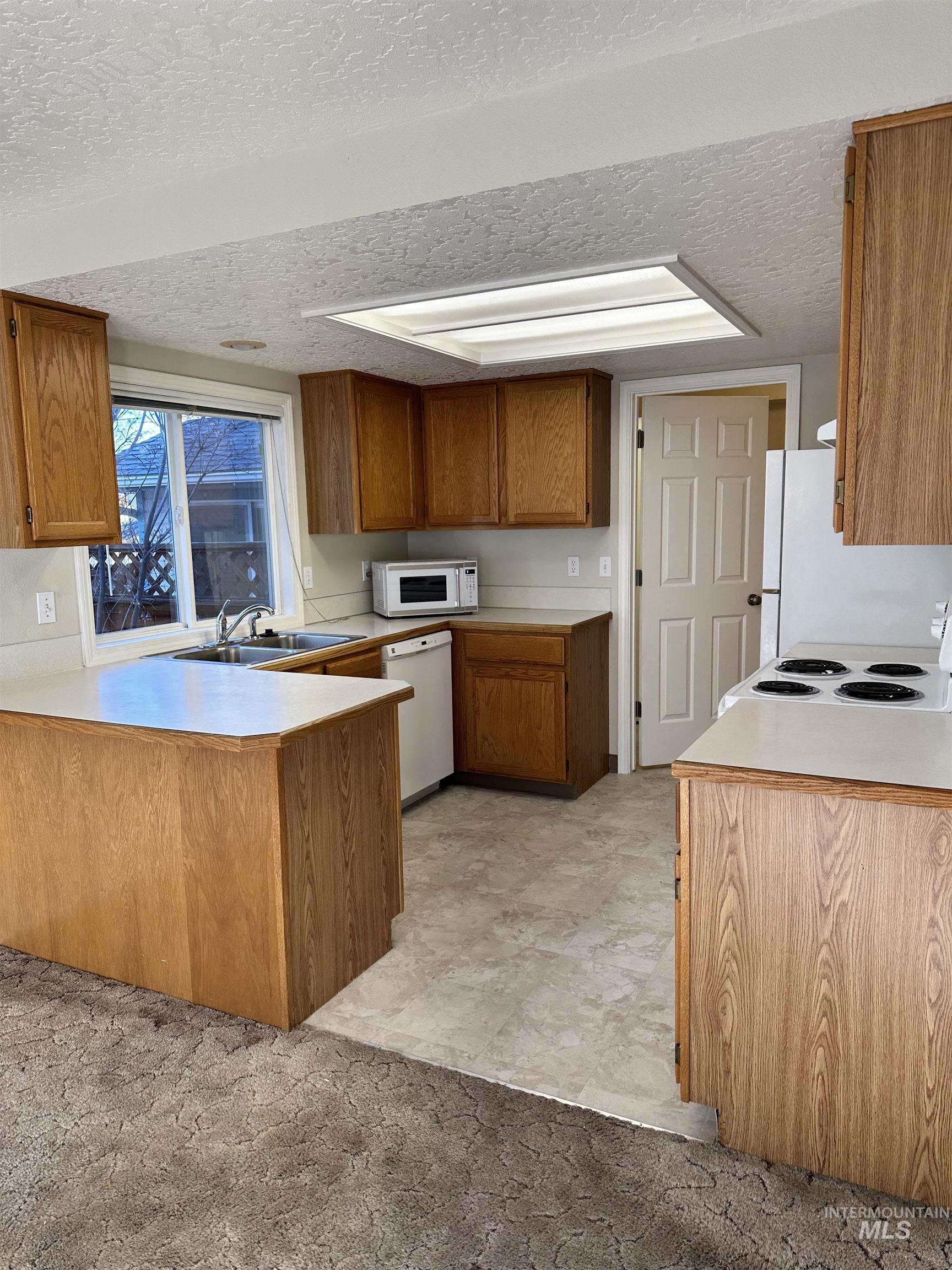 2110/2112 S Juniper St, Nampa, Idaho 83686, 2 Bedrooms, 1.5 Bathrooms, Residential Income For Sale, Price $484,990, 98986400