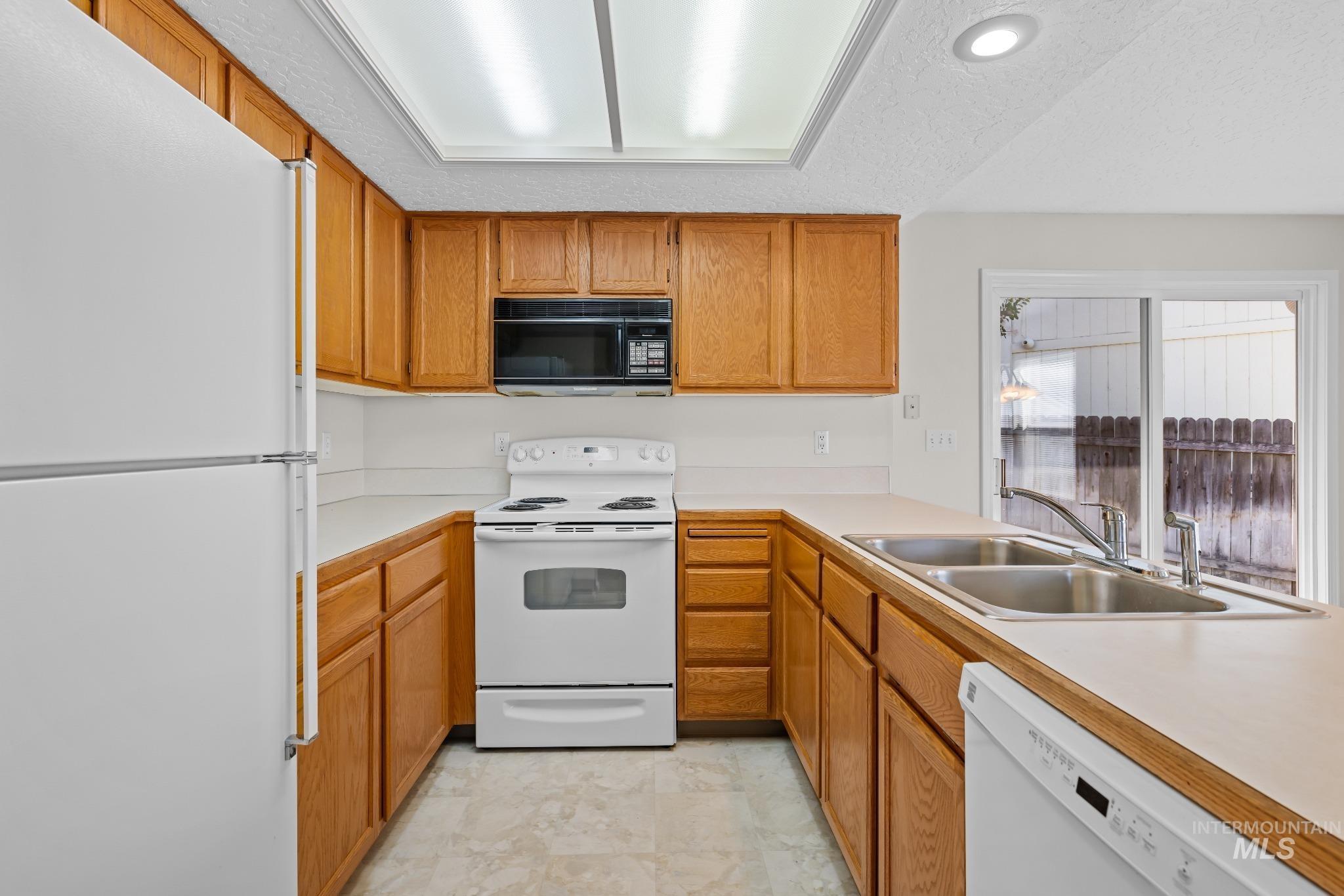 2110/2112 S Juniper St, Nampa, Idaho 83686, 2 Bedrooms, 1.5 Bathrooms, Residential Income For Sale, Price $484,980, 98986400