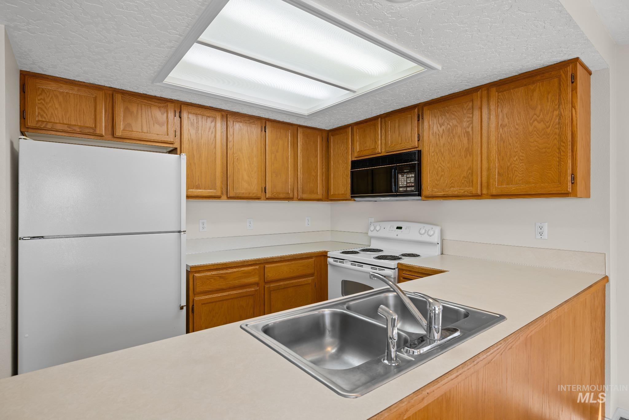 2110/2112 S Juniper St, Nampa, Idaho 83686, 2 Bedrooms, 1.5 Bathrooms, Residential Income For Sale, Price $484,980, 98986400