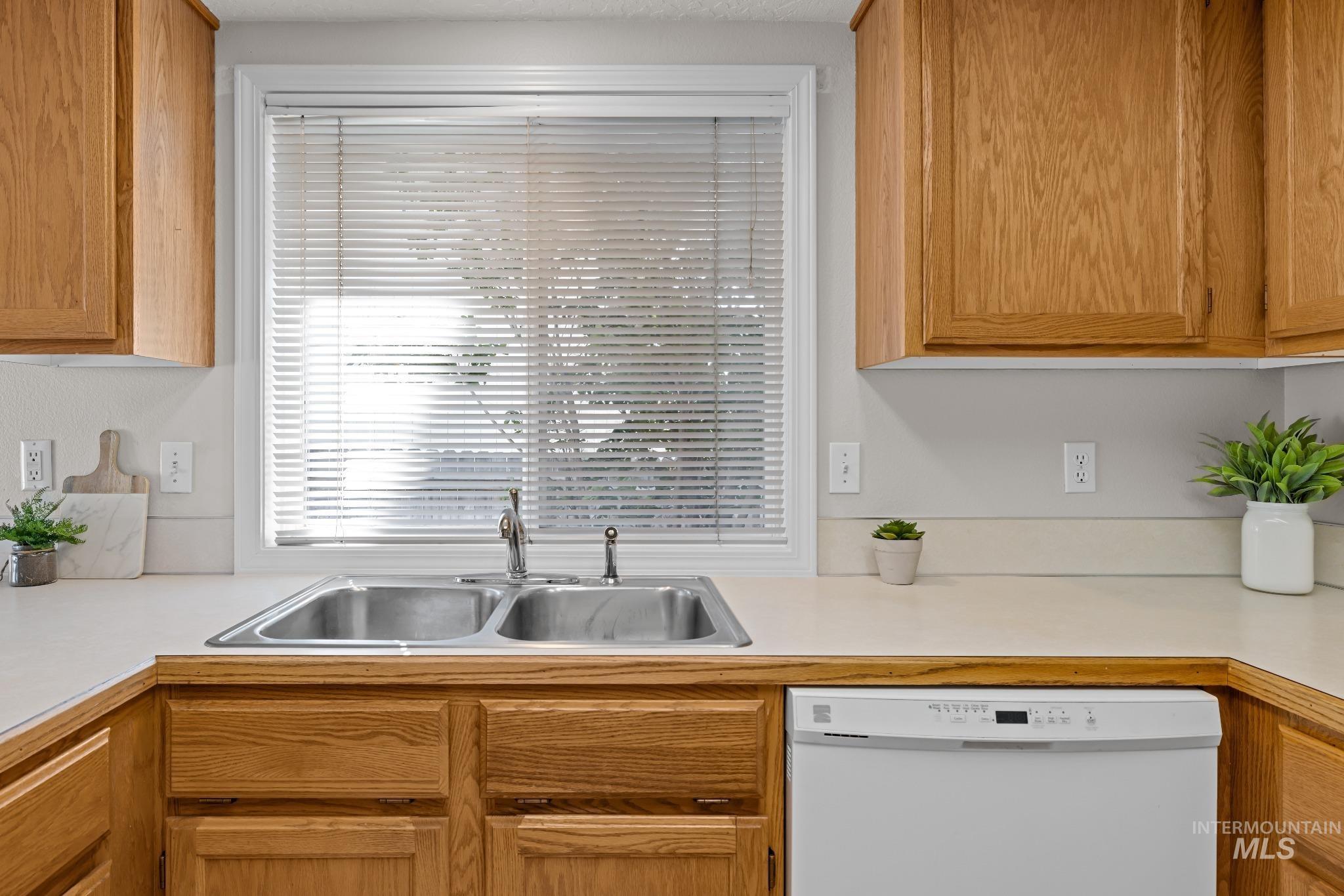 2110/2112 S Juniper St, Nampa, Idaho 83686, 2 Bedrooms, 1.5 Bathrooms, Residential Income For Sale, Price $484,980, 98986400