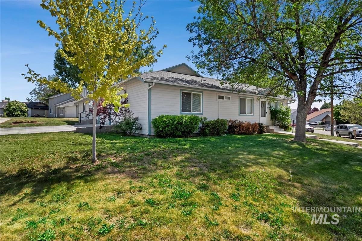 2110/2112 S Juniper St, Nampa, Idaho 83686, 2 Bedrooms, 1.5 Bathrooms, Residential Income For Sale, Price $484,990, 98986400