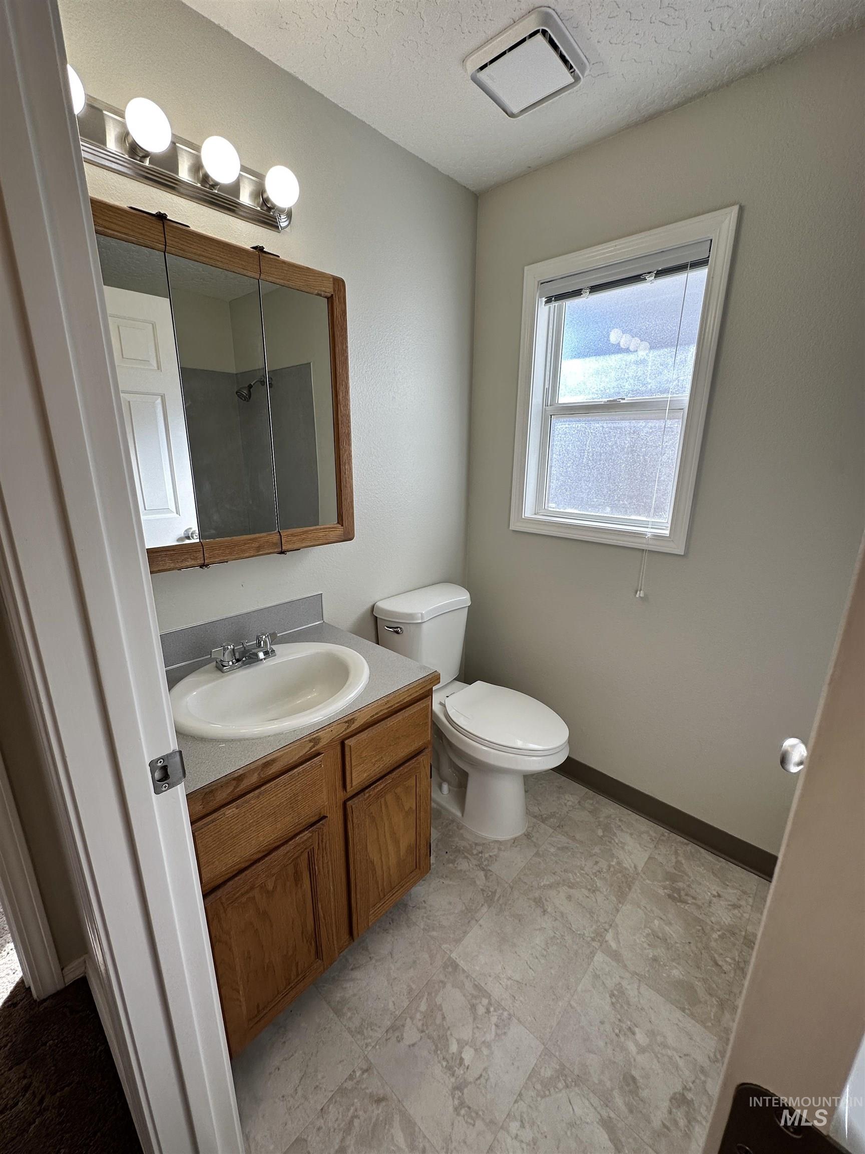 2110/2112 S Juniper St, Nampa, Idaho 83686, 2 Bedrooms, 1.5 Bathrooms, Residential Income For Sale, Price $484,990, 98986400