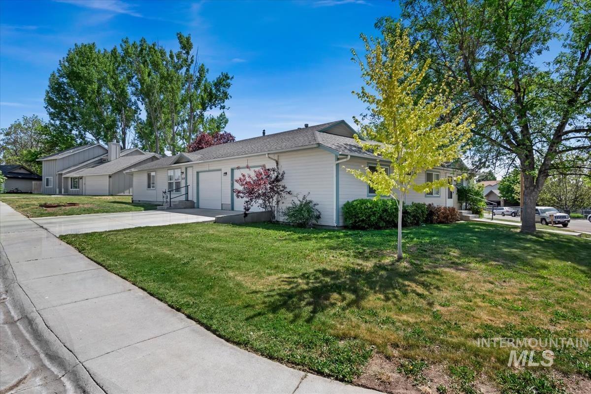 2110/2112 S Juniper St, Nampa, Idaho 83686, 2 Bedrooms, 1.5 Bathrooms, Residential Income For Sale, Price $484,990, 98986400