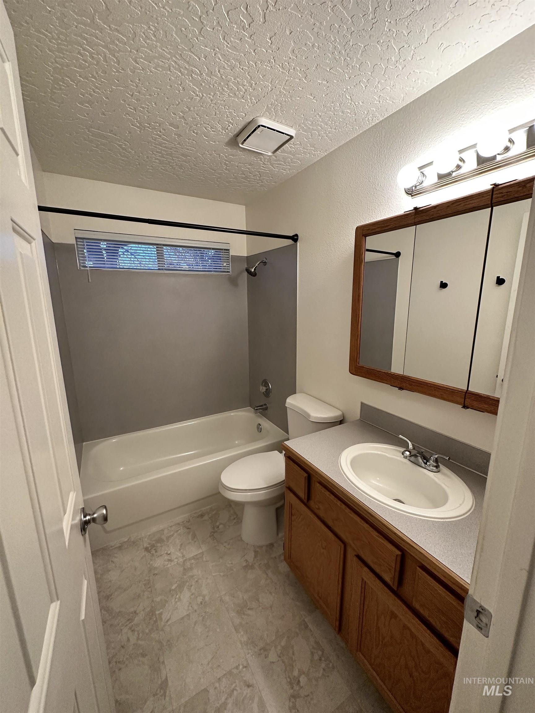 2110/2112 S Juniper St, Nampa, Idaho 83686, 2 Bedrooms, 1.5 Bathrooms, Residential Income For Sale, Price $484,990, 98986400
