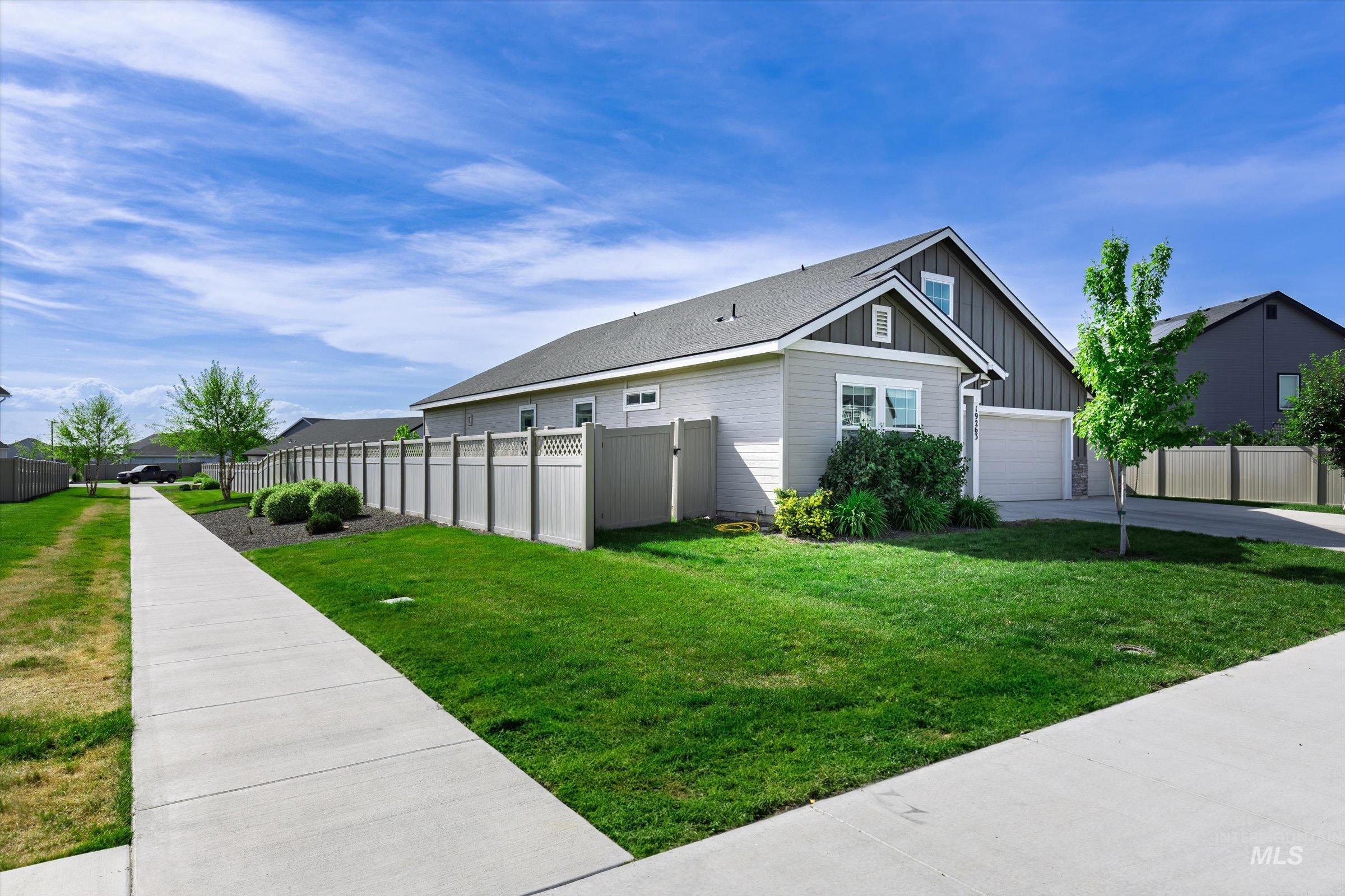 19263 Crazy Bear Way, Caldwell, Idaho 83605, 4 Bedrooms, 2 Bathrooms, Residential For Sale, Price $495,000,MLS 98986401
