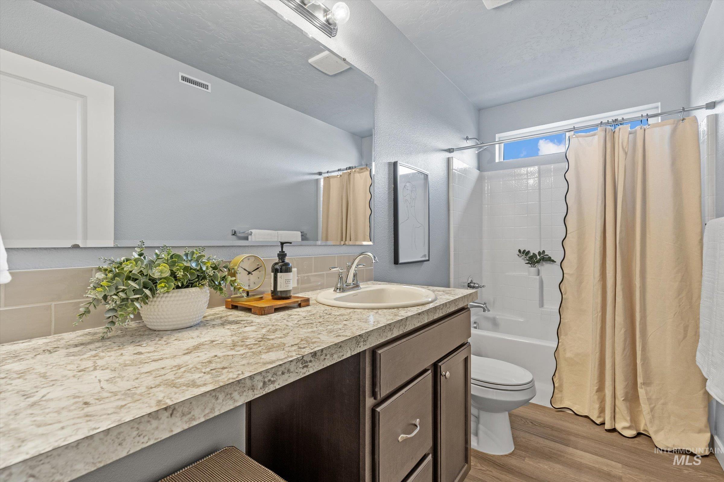 19263 Crazy Bear Way, Caldwell, Idaho 83605, 4 Bedrooms, 2 Bathrooms, Residential For Sale, Price $495,000,MLS 98986401