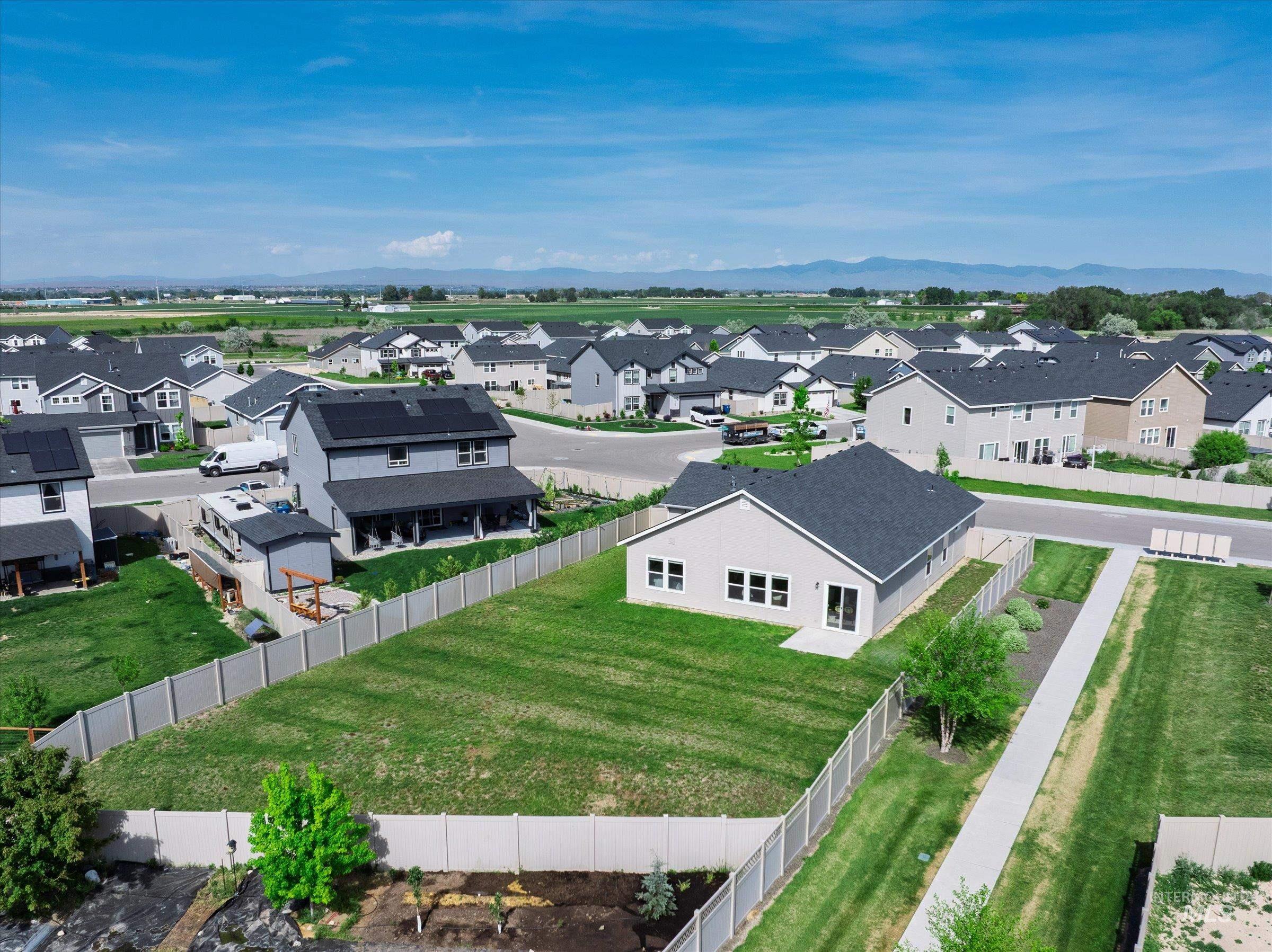 19263 Crazy Bear Way, Caldwell, Idaho 83605, 4 Bedrooms, 2 Bathrooms, Residential For Sale, Price $495,000,MLS 98986401