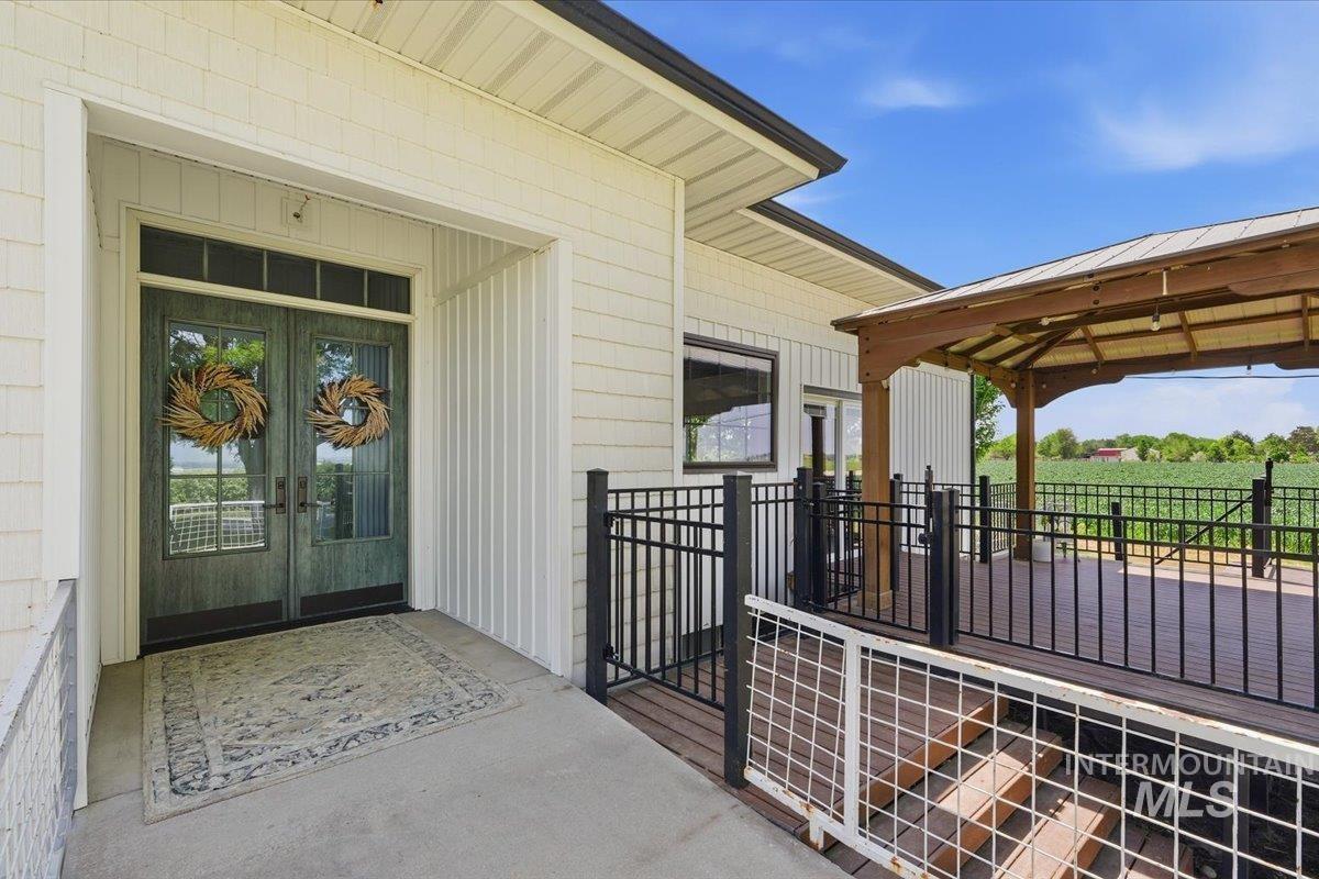 18611 Upper Pleasant Ridge Rd, Caldwell, Idaho 83607, 7 Bedrooms, 4 Bathrooms, Residential For Sale, Price $499,000,MLS 98986402