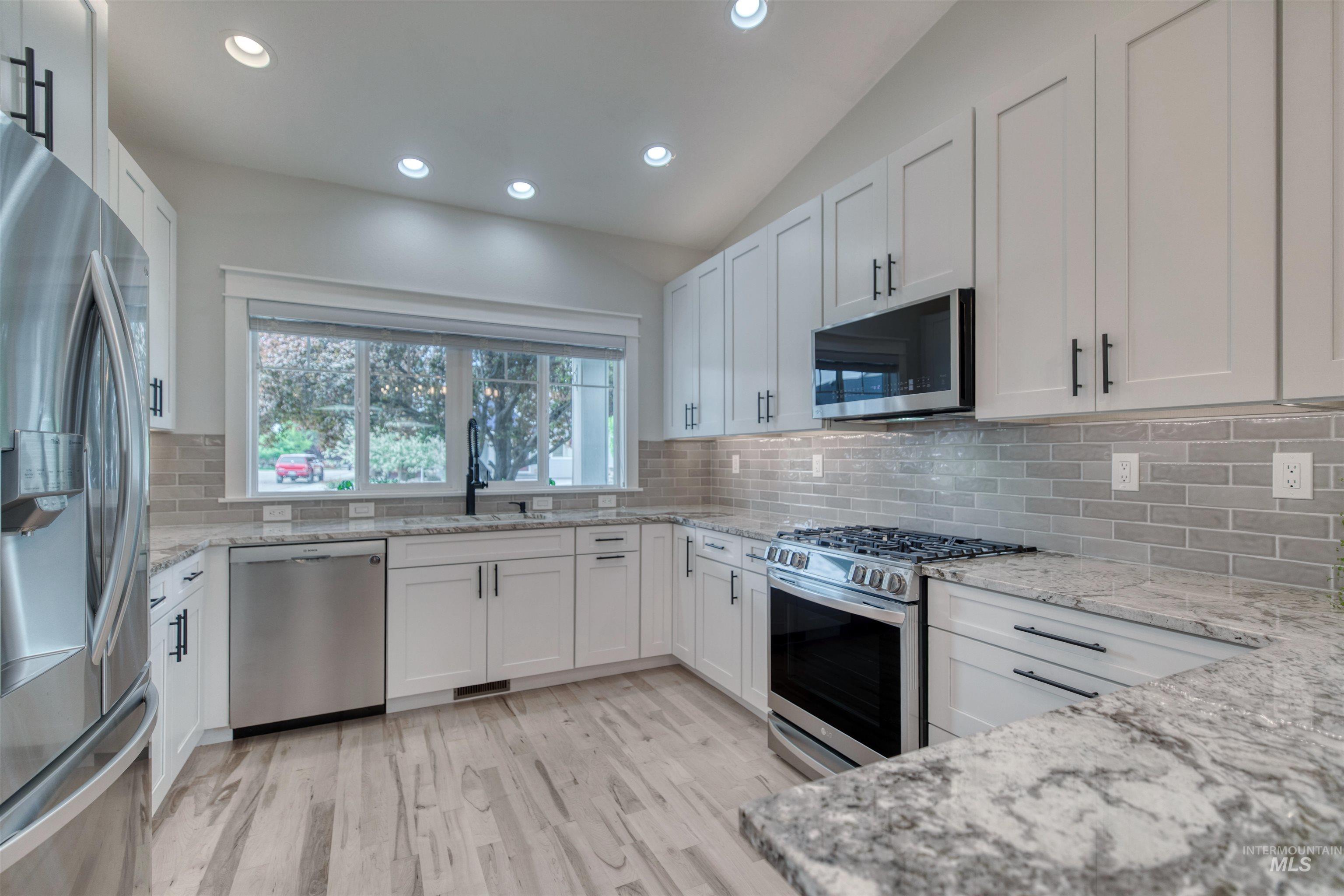 12420 W Murchison St, Boise, Idaho 83709-5590, 3 Bedrooms, 2.5 Bathrooms, Residential For Sale, Price $595,000,MLS 98986403