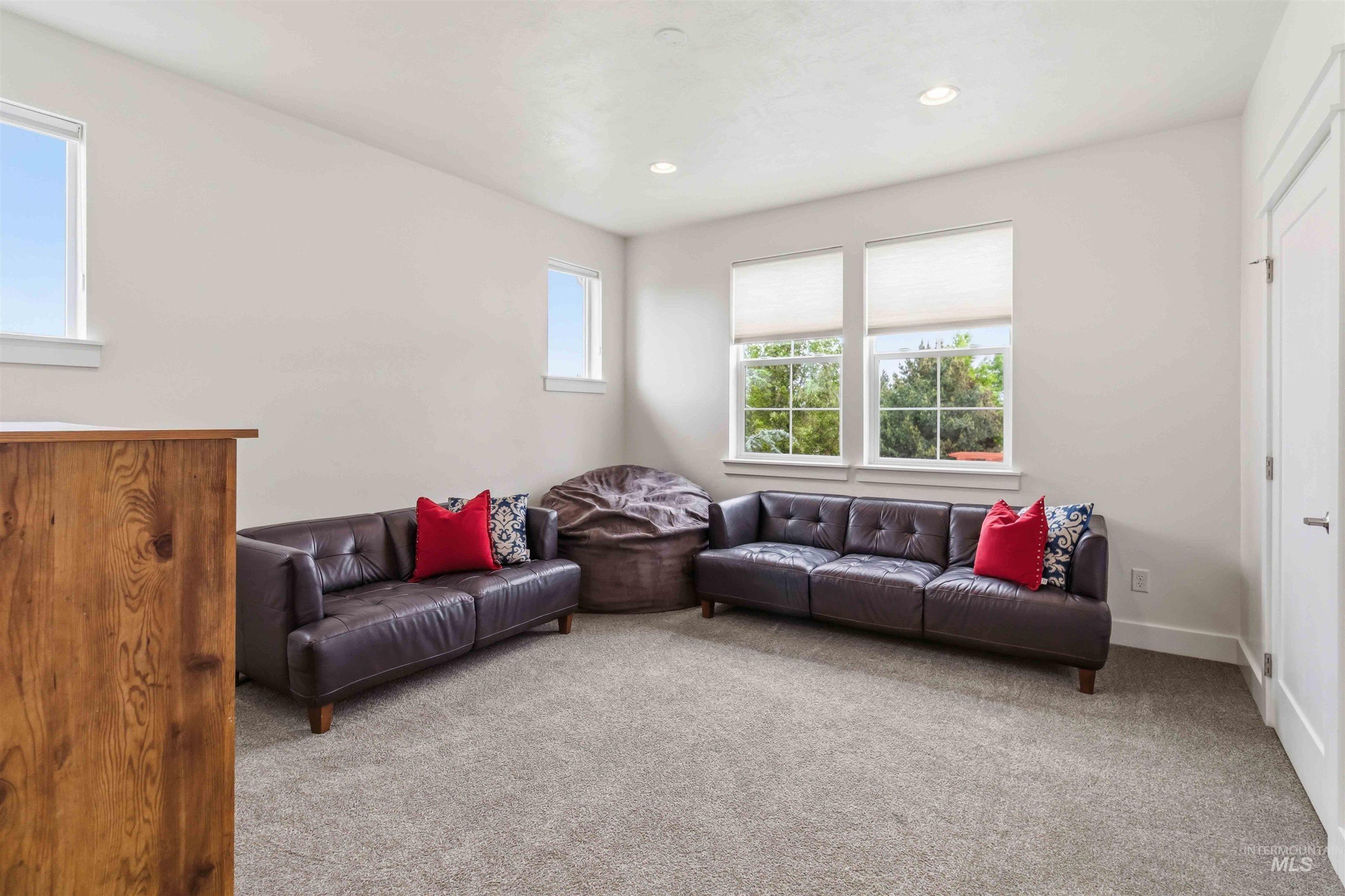 9561 W Wildbranch Dr., Star, Idaho 83669, 4 Bedrooms, 2.5 Bathrooms, Residential For Sale, Price $725,000, 98986404