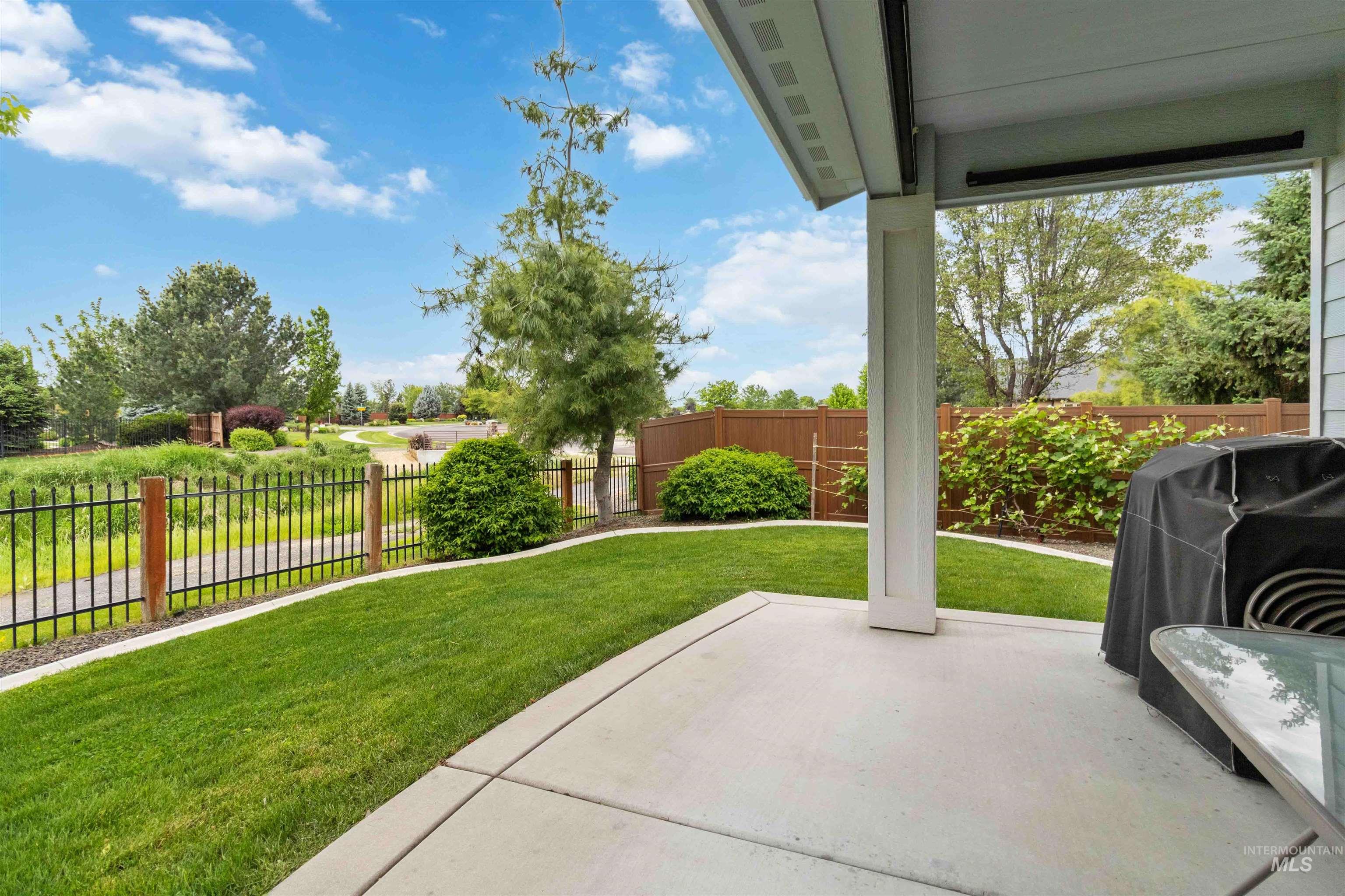 9561 W Wildbranch Dr., Star, Idaho 83669, 4 Bedrooms, 2.5 Bathrooms, Residential For Sale, Price $725,000, 98986404