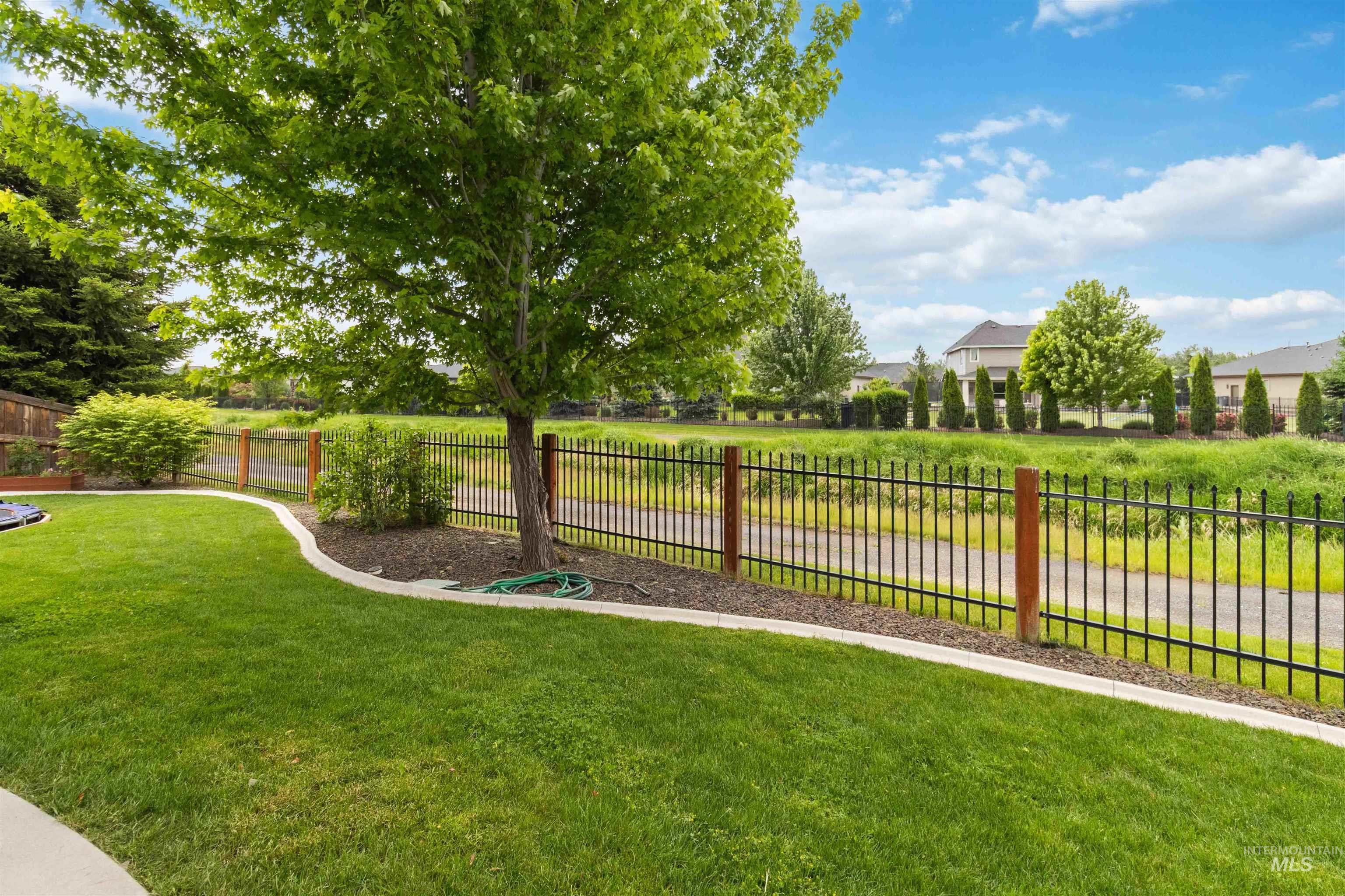 9561 W Wildbranch Dr., Star, Idaho 83669, 4 Bedrooms, 2.5 Bathrooms, Residential For Sale, Price $725,000, 98986404