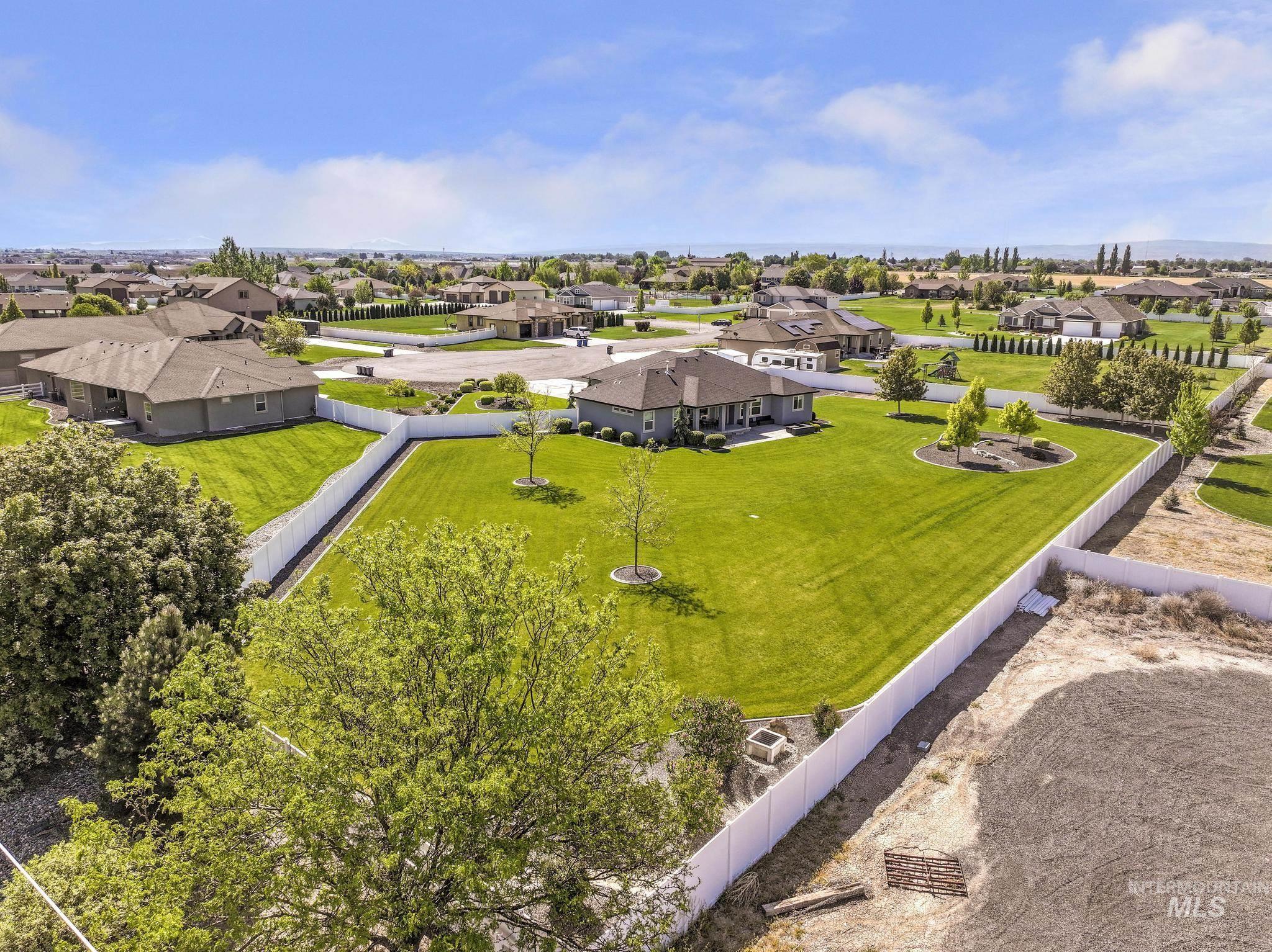 3895 N 3472 E, Kimberly, Idaho 83341, 4 Bedrooms, 3.5 Bathrooms, Residential For Sale, Price $662,000,MLS 98986406