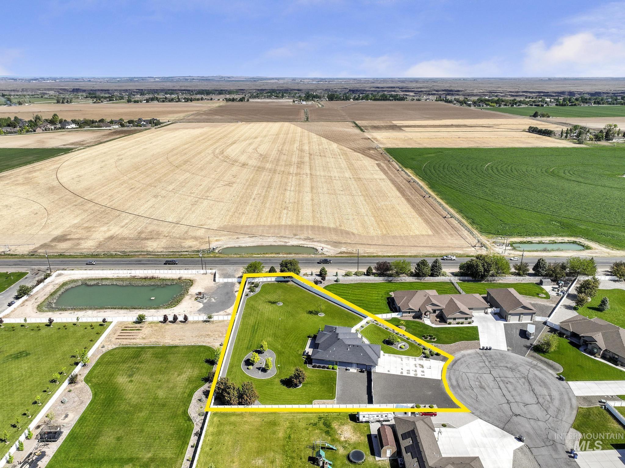 3895 N 3472 E, Kimberly, Idaho 83341, 4 Bedrooms, 3.5 Bathrooms, Residential For Sale, Price $662,000,MLS 98986406