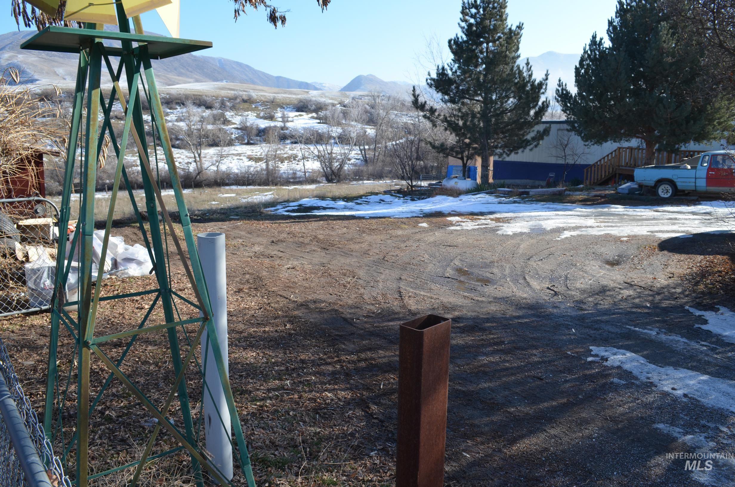 355 & 359 Highway 55, Horseshoe Bend, Idaho 83629, 3 Bedrooms, 2 Bathrooms, Residential Income For Sale, Price $415,000, 98986407