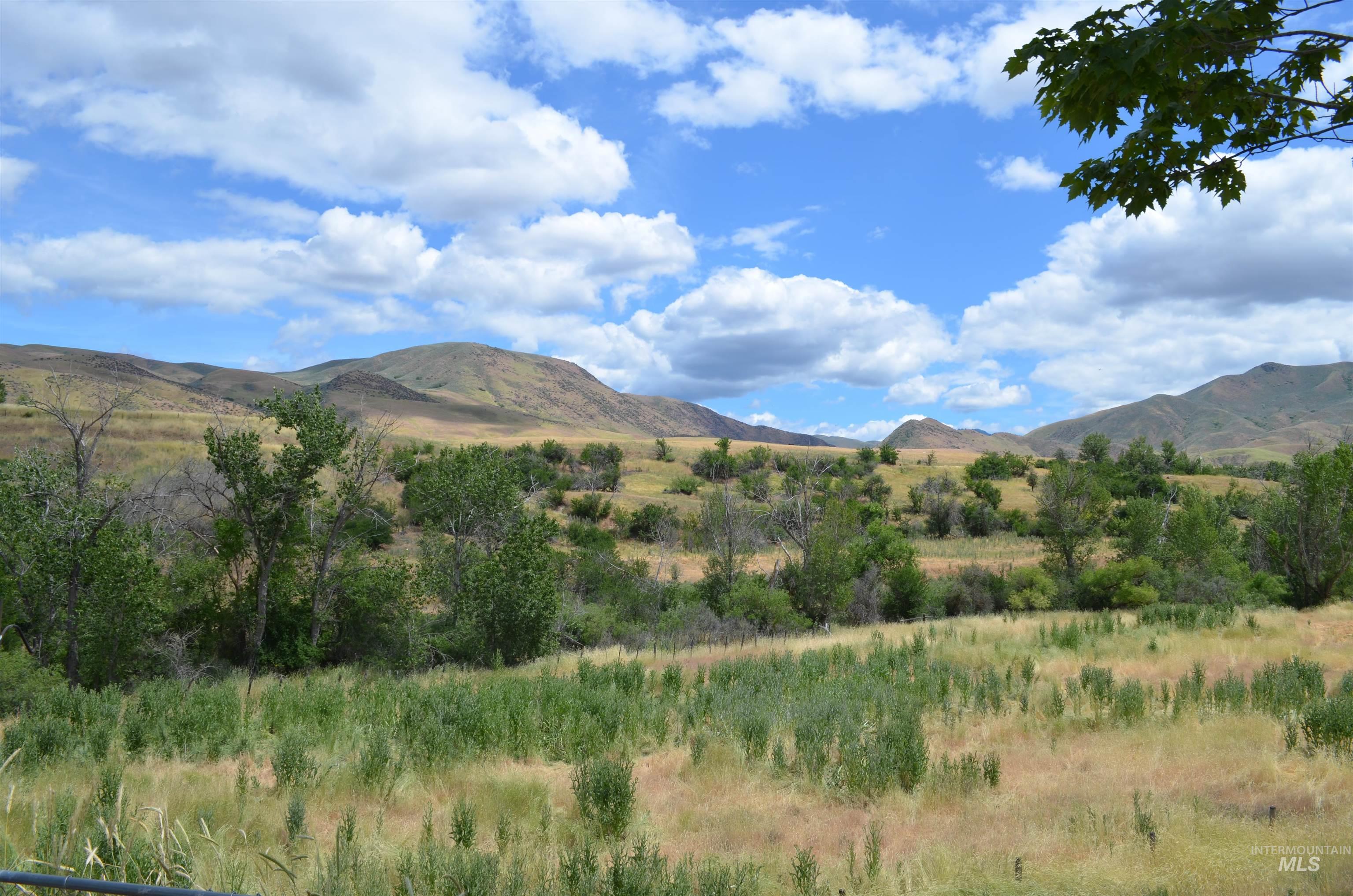 355 & 359 Highway 55, Horseshoe Bend, Idaho 83629, 3 Bedrooms, 2 Bathrooms, Residential Income For Sale, Price $415,000, 98986407