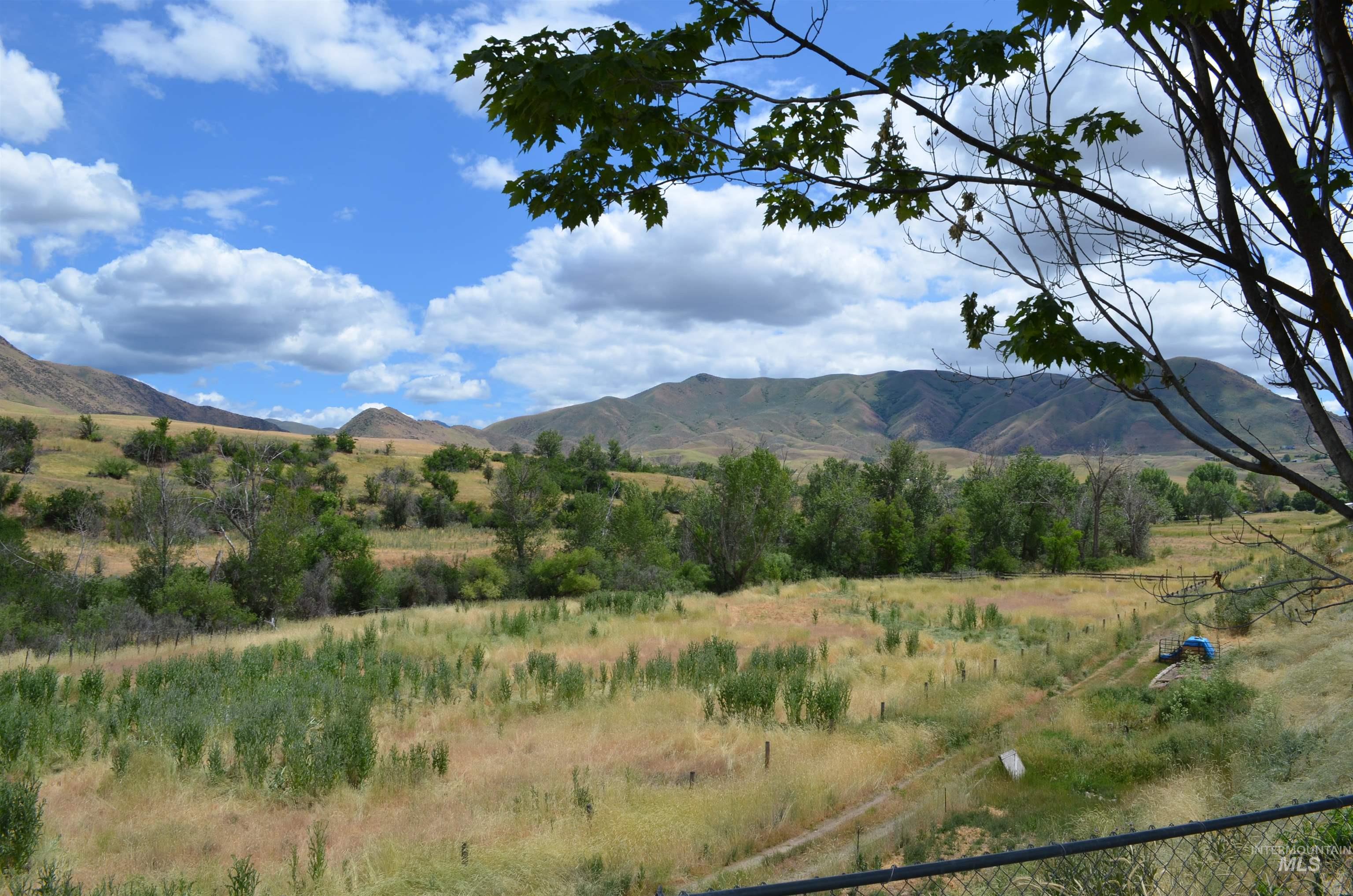 355 & 359 Highway 55, Horseshoe Bend, Idaho 83629, 3 Bedrooms, 2 Bathrooms, Residential Income For Sale, Price $415,000, 98986407