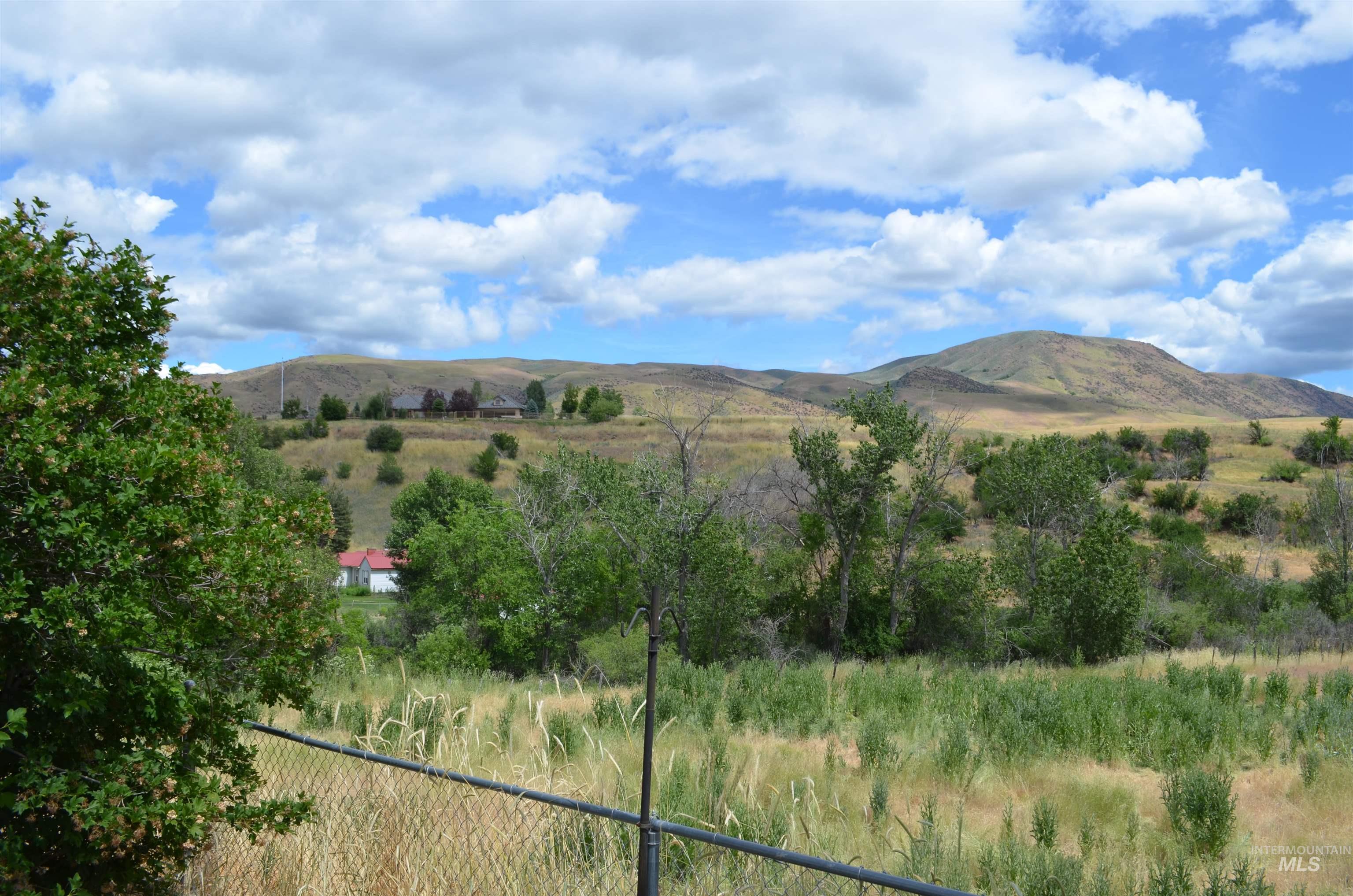 355 & 359 Highway 55, Horseshoe Bend, Idaho 83629, 3 Bedrooms, 2 Bathrooms, Residential Income For Sale, Price $415,000, 98986407