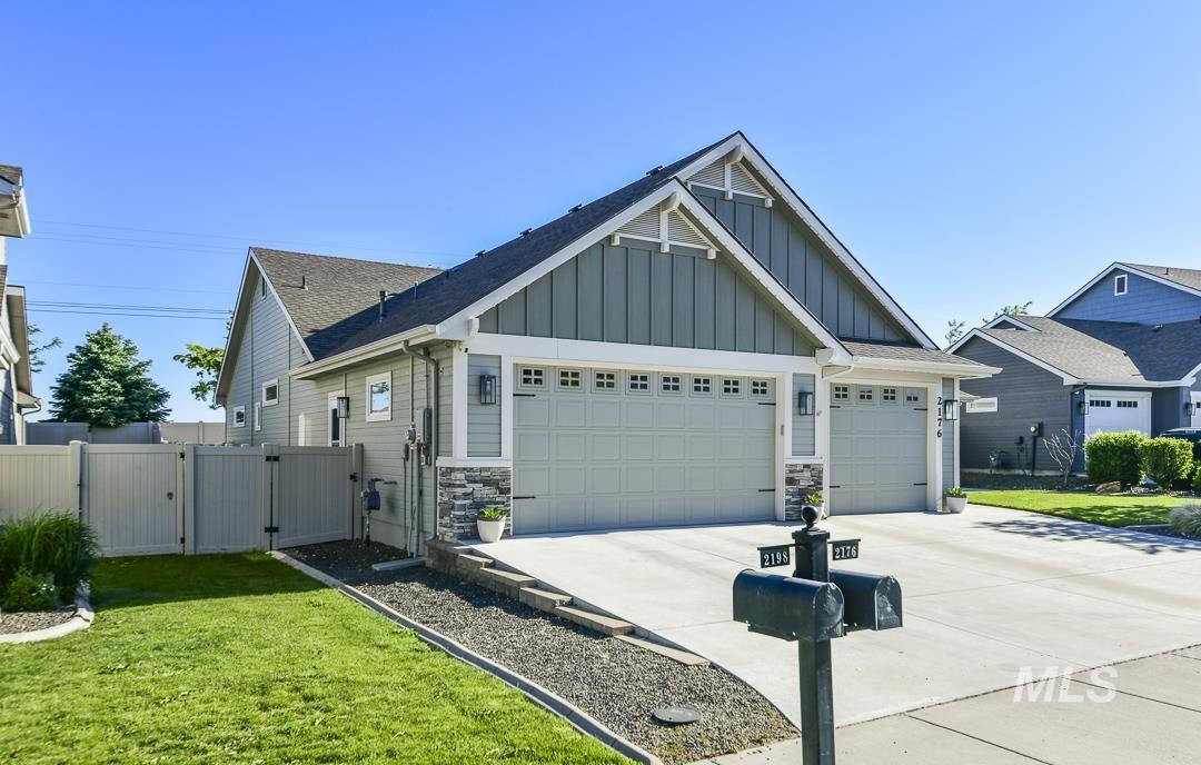 2176 W. Beige Street, Kuna, Idaho 83634-3523, 4 Bedrooms, 2 Bathrooms, Residential For Sale, Price $625,000,MLS 98986408
