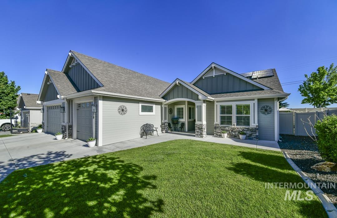 2176 W. Beige Street, Kuna, Idaho 83634-3523, 4 Bedrooms, 2 Bathrooms, Residential For Sale, Price $625,000,MLS 98986408