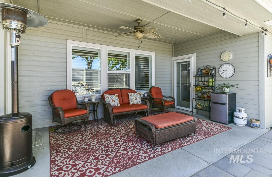 2176 W. Beige Street, Kuna, Idaho 83634-3523, 4 Bedrooms, 2 Bathrooms, Residential For Sale, Price $625,000,MLS 98986408