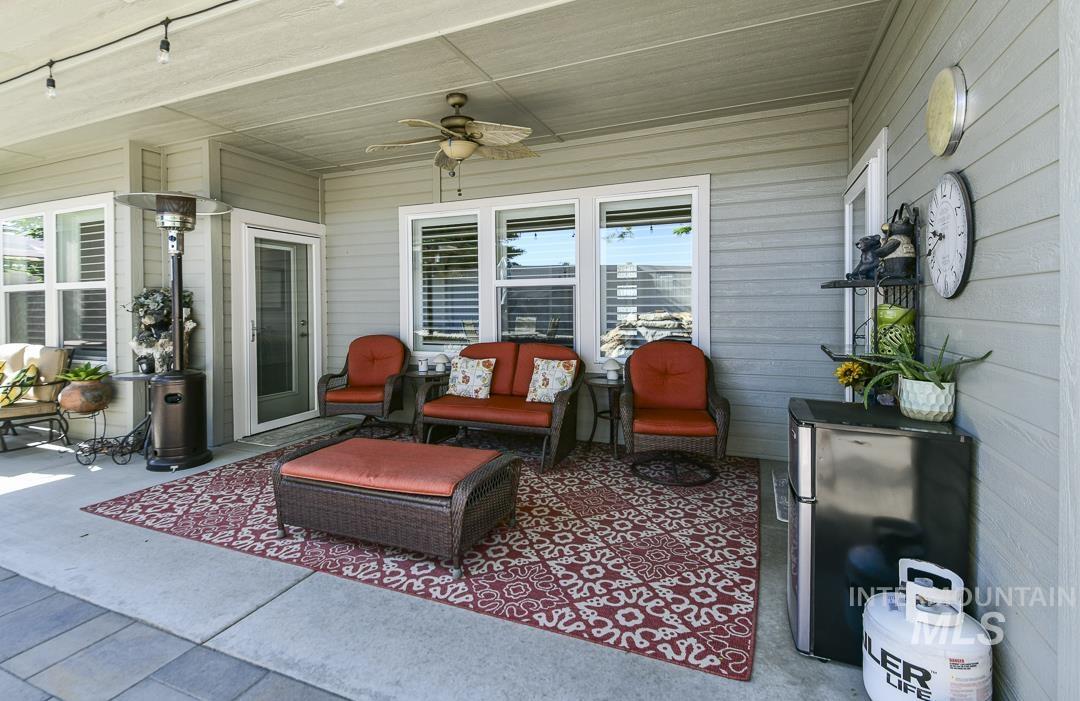 2176 W. Beige Street, Kuna, Idaho 83634-3523, 4 Bedrooms, 2 Bathrooms, Residential For Sale, Price $625,000,MLS 98986408