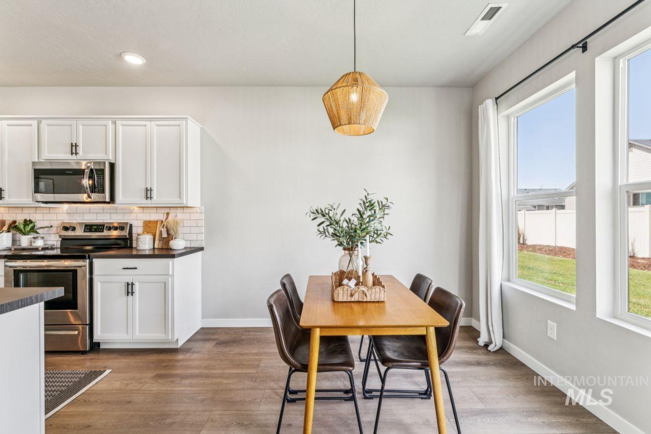 17413 N Santimon Way, Nampa, Idaho 83687, 4 Bedrooms, 2 Bathrooms, Residential For Sale, Price $454,900,MLS 98986410