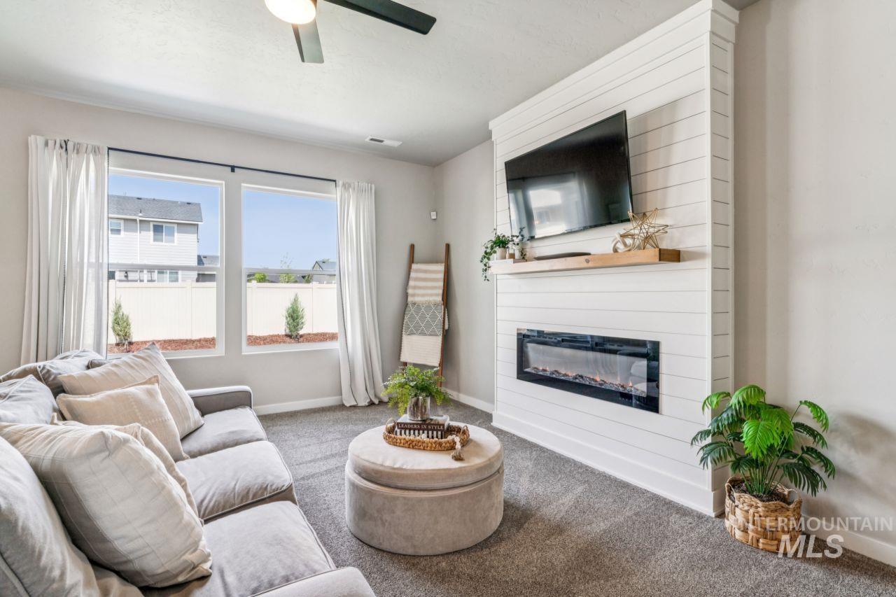 17413 N Santimon Way, Nampa, Idaho 83687, 4 Bedrooms, 2 Bathrooms, Residential For Sale, Price $454,900,MLS 98986410