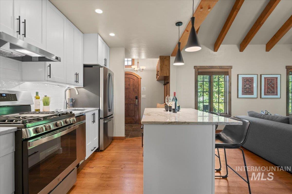 7 Rock Creek Ct., Donnelly, Idaho 83615, 2 Bedrooms, 2.5 Bathrooms, Residential For Sale, Price $1,199,900, 98986411