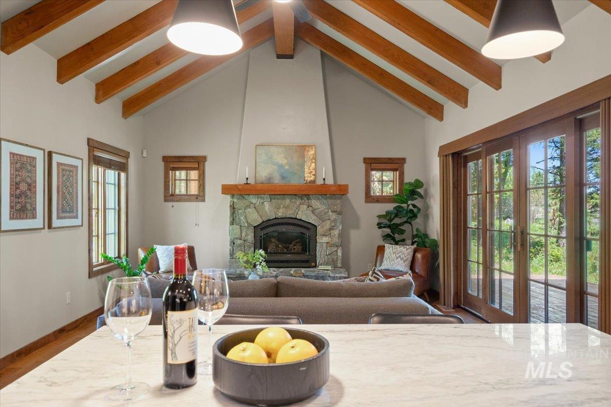 7 Rock Creek Ct., Donnelly, Idaho 83615, 2 Bedrooms, 2.5 Bathrooms, Residential For Sale, Price $1,199,900, 98986411