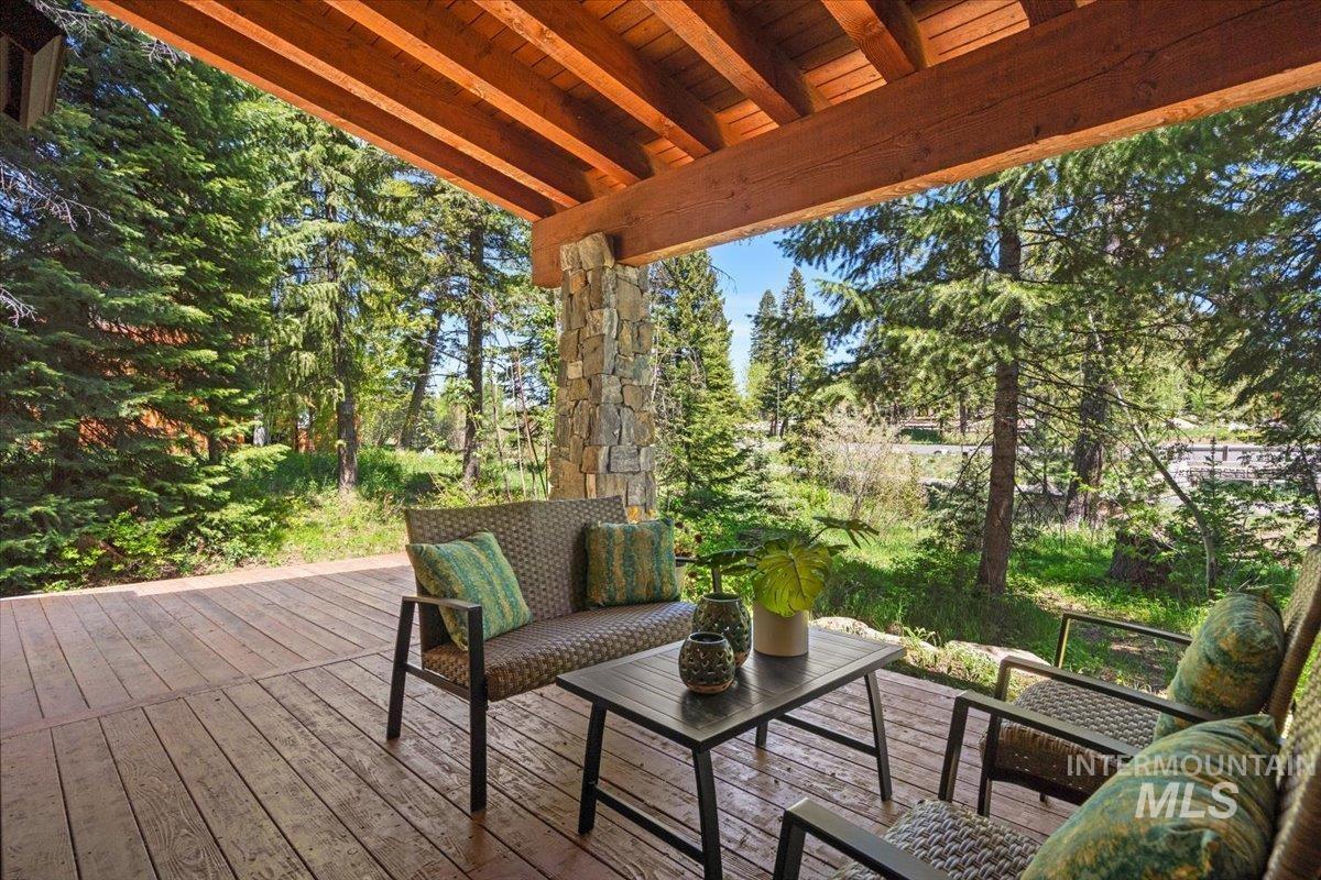 7 Rock Creek Ct., Donnelly, Idaho 83615, 2 Bedrooms, 2.5 Bathrooms, Residential For Sale, Price $1,199,900, 98986411
