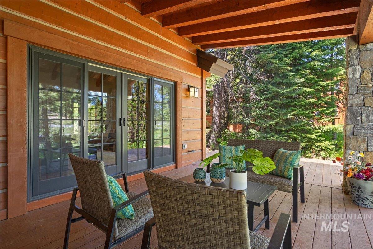 7 Rock Creek Ct., Donnelly, Idaho 83615, 2 Bedrooms, 2.5 Bathrooms, Residential For Sale, Price $1,199,900, 98986411