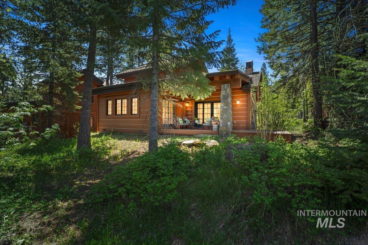 7 Rock Creek Ct., Donnelly, Idaho 83615, 2 Bedrooms, 2.5 Bathrooms, Residential For Sale, Price $1,199,900, 98986411
