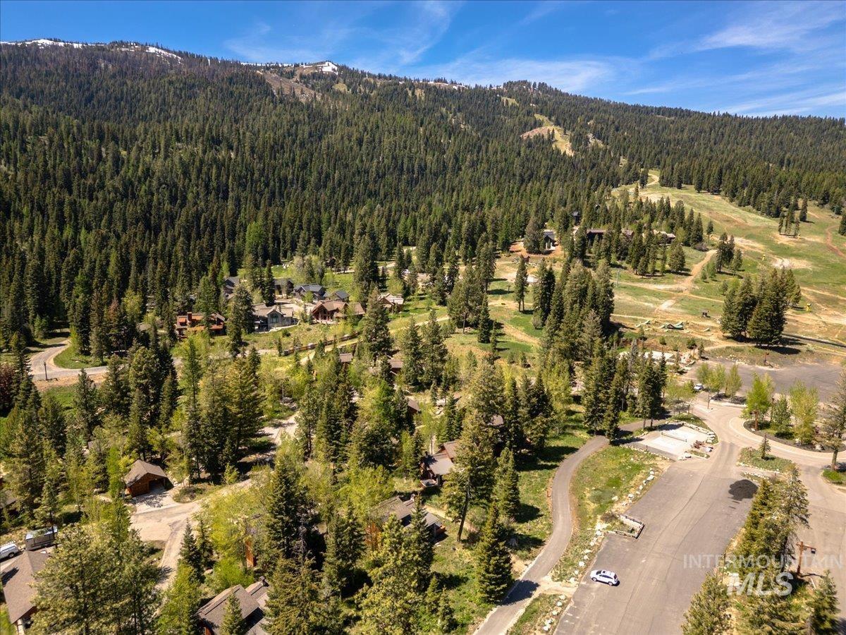 7 Rock Creek Ct., Donnelly, Idaho 83615, 2 Bedrooms, 2.5 Bathrooms, Residential For Sale, Price $1,199,900, 98986411