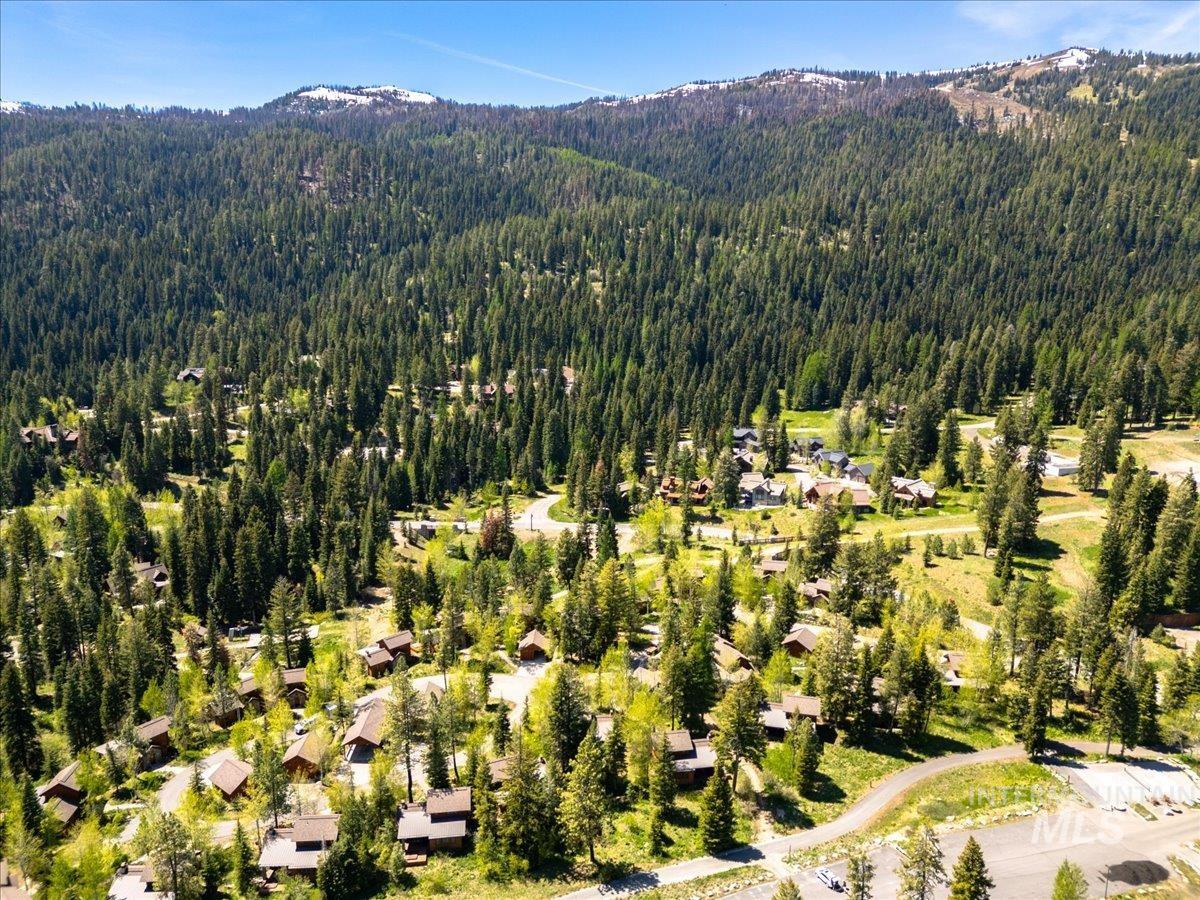 7 Rock Creek Ct., Donnelly, Idaho 83615, 2 Bedrooms, 2.5 Bathrooms, Residential For Sale, Price $1,199,900, 98986411