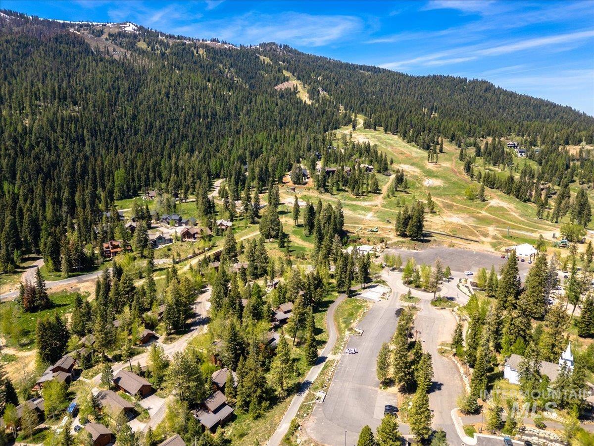 7 Rock Creek Ct., Donnelly, Idaho 83615, 2 Bedrooms, 2.5 Bathrooms, Residential For Sale, Price $1,199,900, 98986411