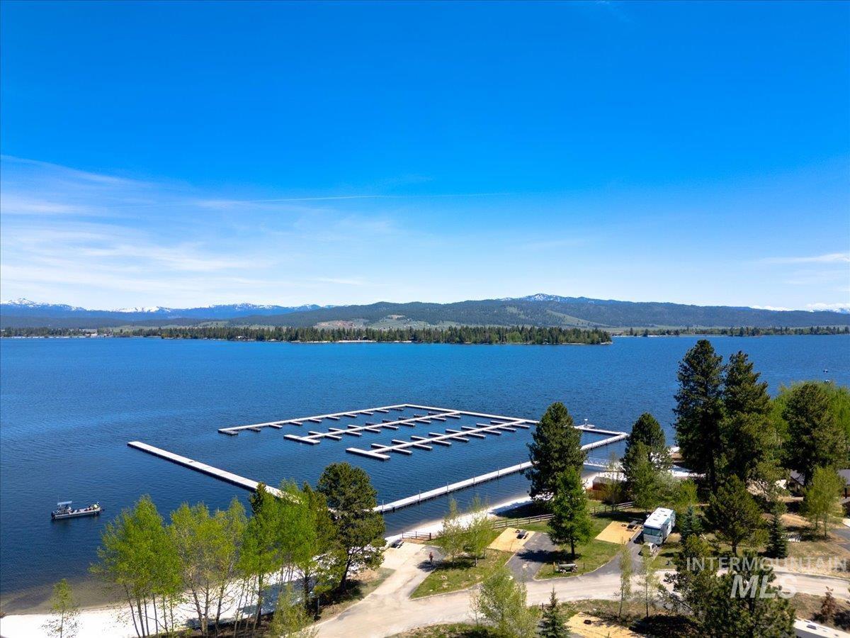 7 Rock Creek Ct., Donnelly, Idaho 83615, 2 Bedrooms, 2.5 Bathrooms, Residential For Sale, Price $1,199,900, 98986411