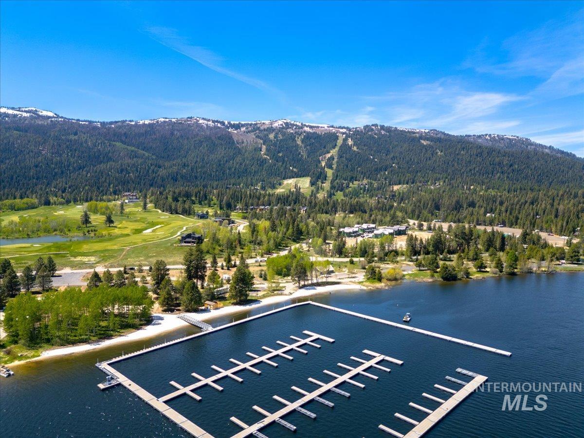7 Rock Creek Ct., Donnelly, Idaho 83615, 2 Bedrooms, 2.5 Bathrooms, Residential For Sale, Price $1,199,900, 98986411