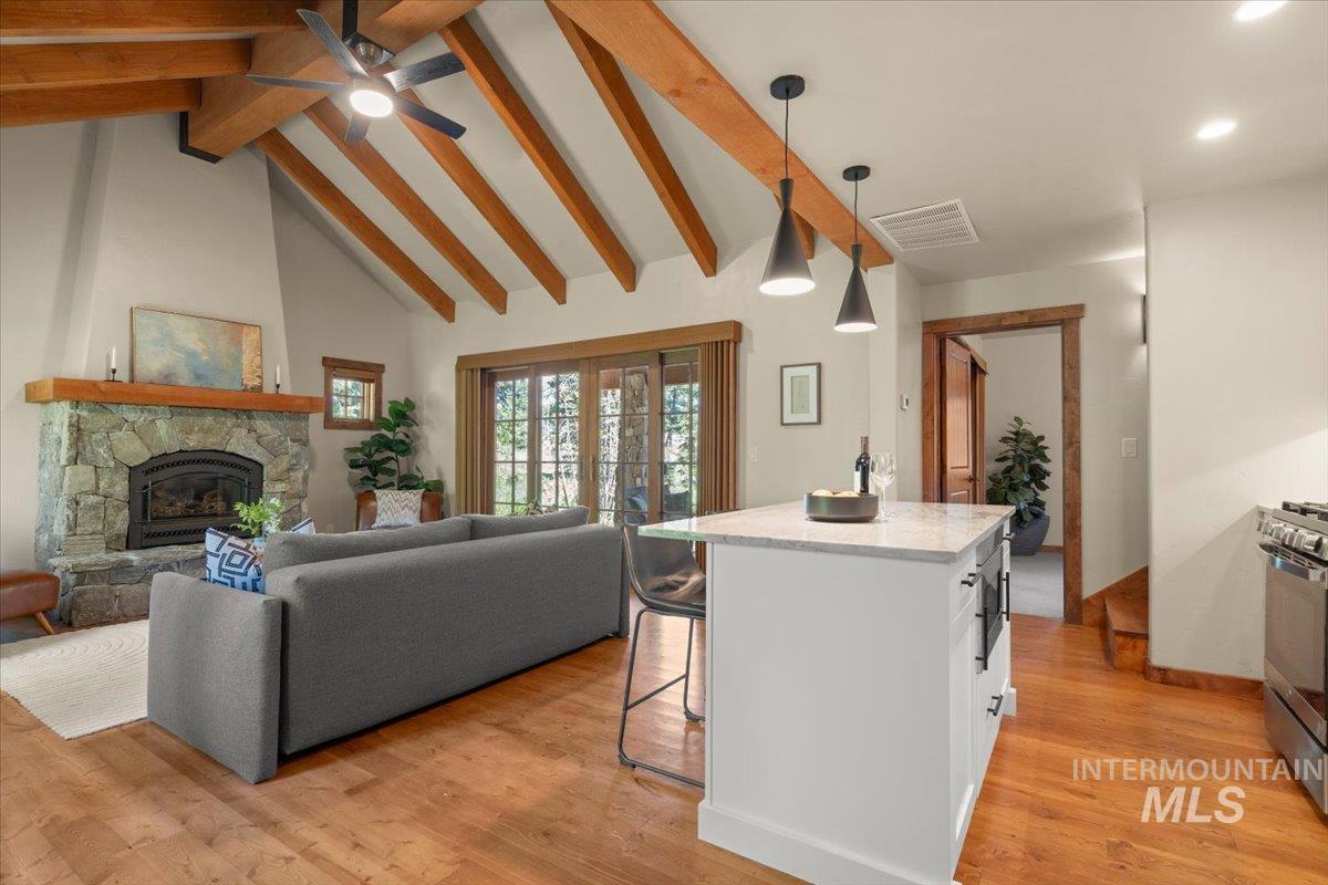 7 Rock Creek Ct., Donnelly, Idaho 83615, 2 Bedrooms, 2.5 Bathrooms, Residential For Sale, Price $1,199,900, 98986411