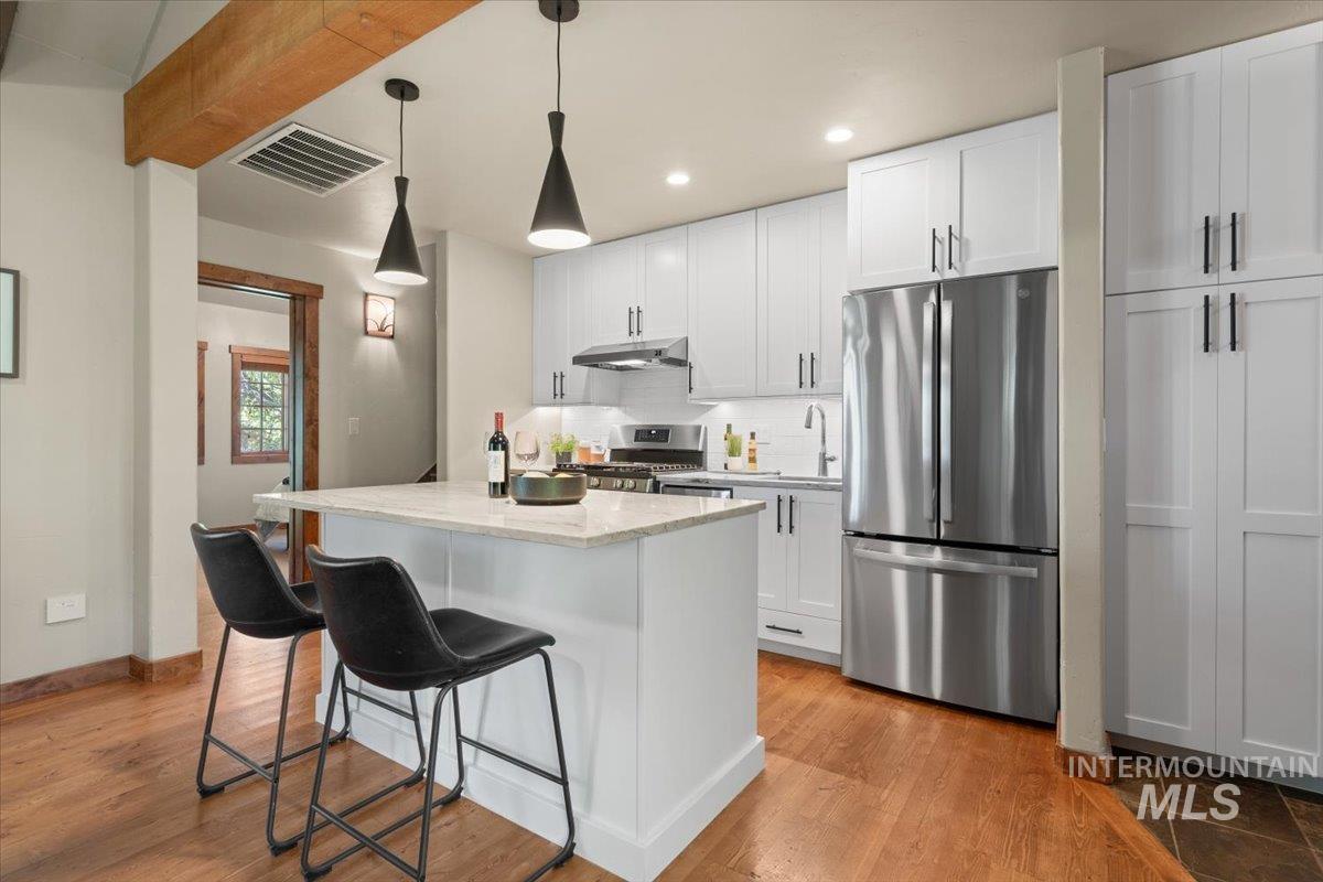 7 Rock Creek Ct., Donnelly, Idaho 83615, 2 Bedrooms, 2.5 Bathrooms, Residential For Sale, Price $1,199,900, 98986411