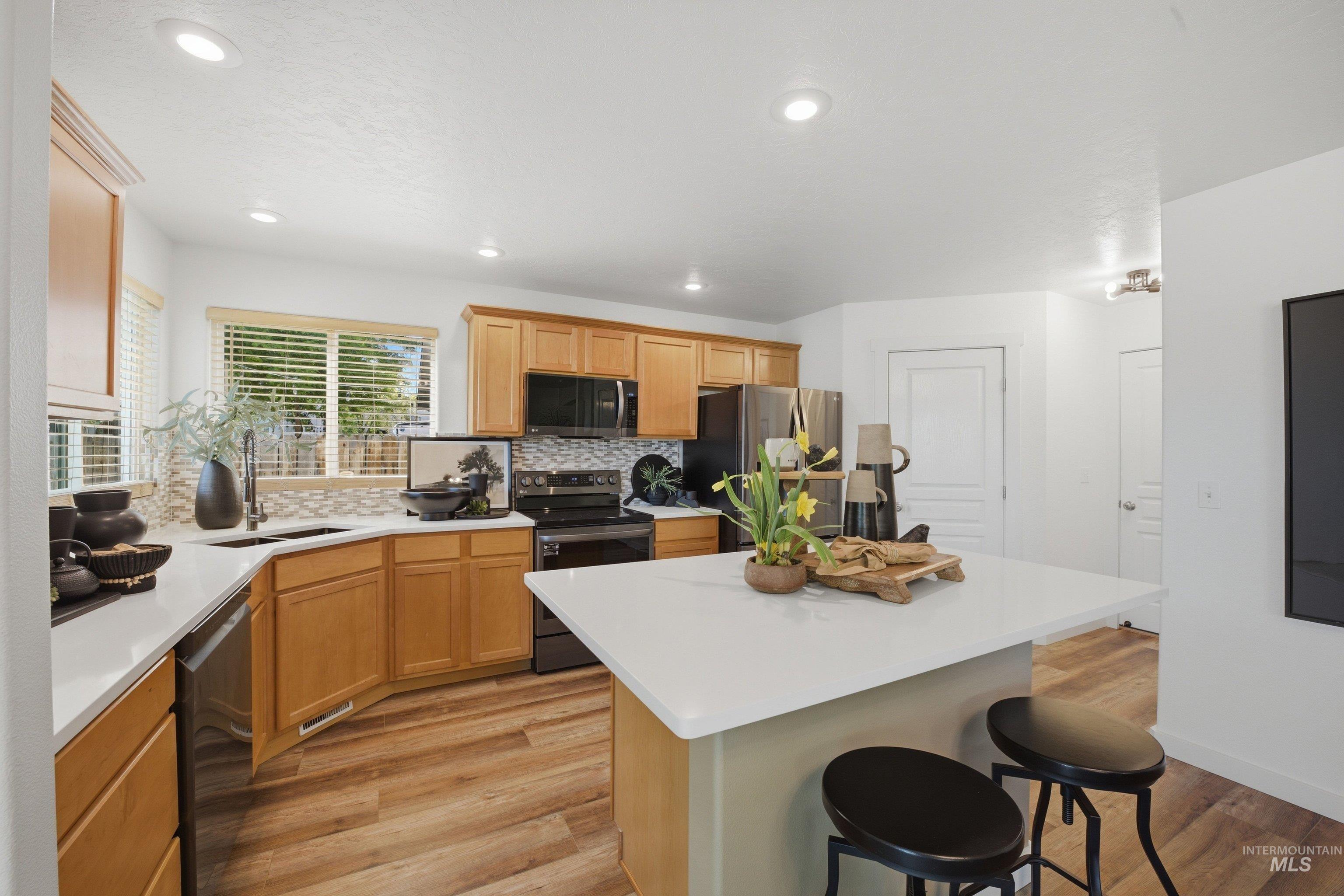 6506 S Warwickshire Ave, Boise, Idaho 83709, 4 Bedrooms, 2.5 Bathrooms, Residential For Sale, Price $475,000,MLS 98986414