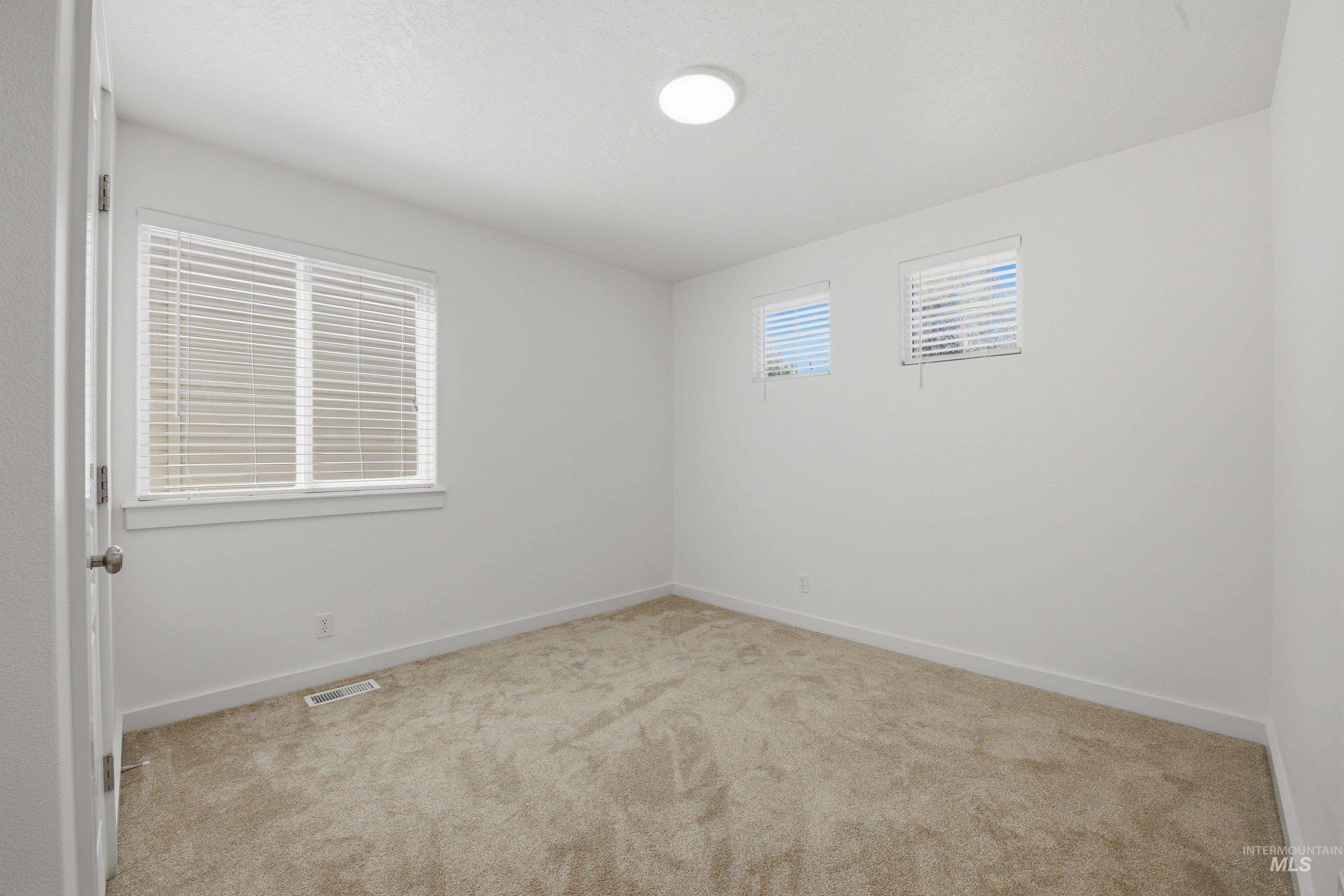6506 S Warwickshire Ave, Boise, Idaho 83709, 4 Bedrooms, 2.5 Bathrooms, Residential For Sale, Price $475,000,MLS 98986414