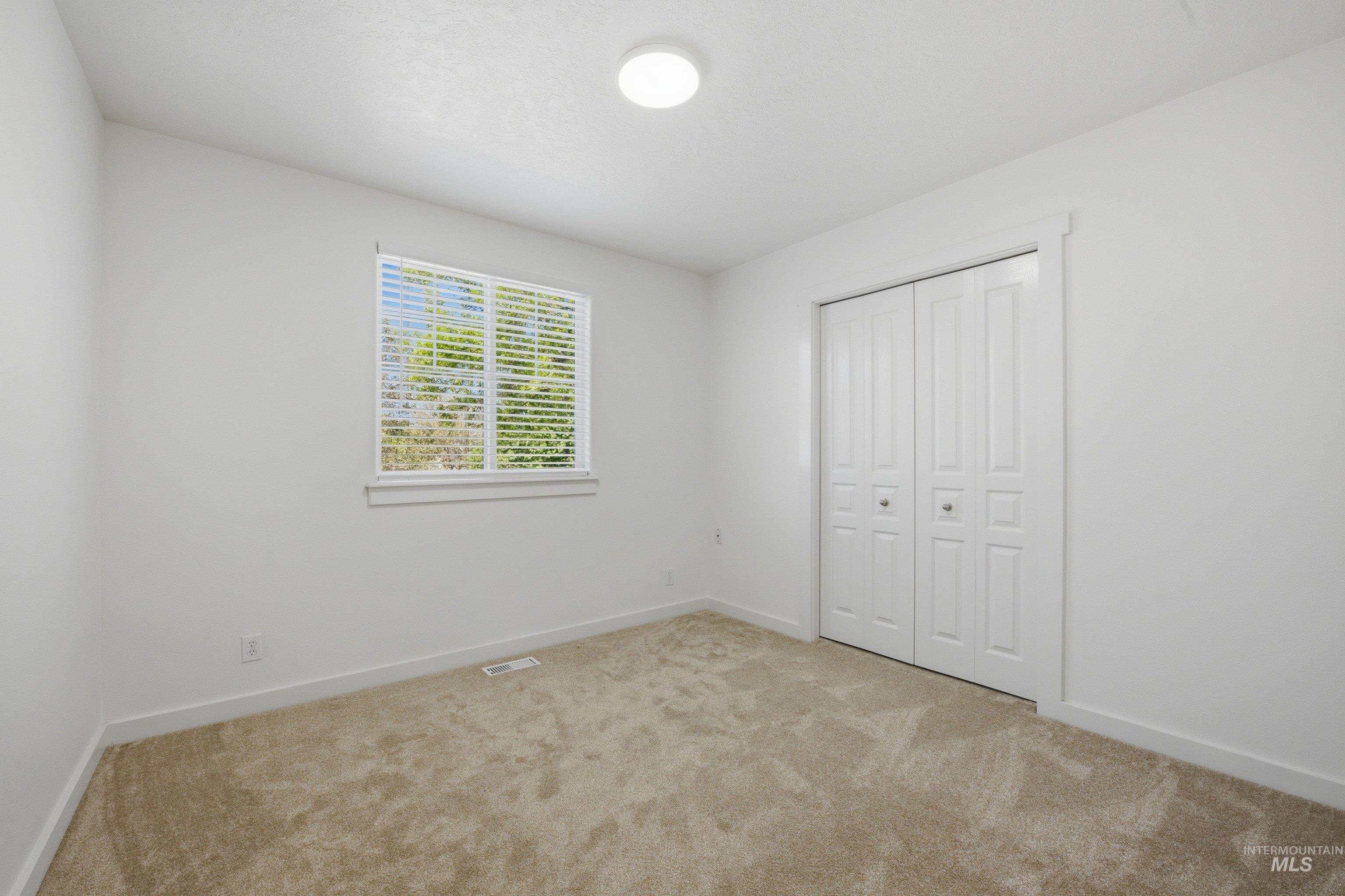6506 S Warwickshire Ave, Boise, Idaho 83709, 4 Bedrooms, 2.5 Bathrooms, Residential For Sale, Price $475,000,MLS 98986414