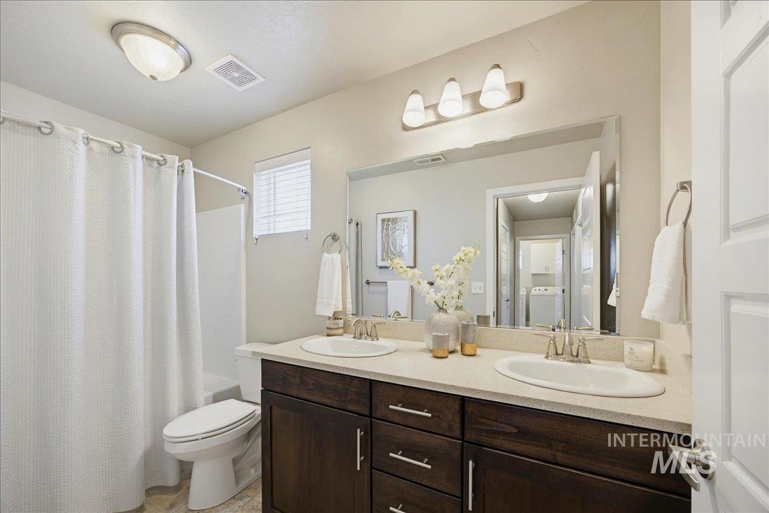 1945 N Justin Ave, Meridian, Idaho 83646, 4 Bedrooms, 2.5 Bathrooms, Residential For Sale, Price $465,000,MLS 98986416