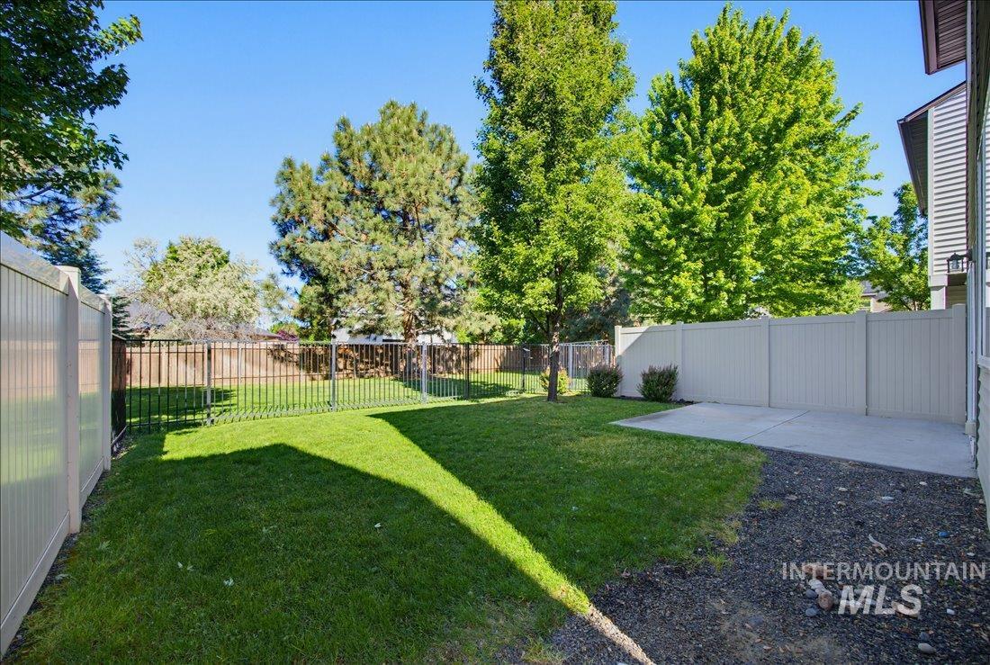 1945 N Justin Ave, Meridian, Idaho 83646, 4 Bedrooms, 2.5 Bathrooms, Residential For Sale, Price $465,000,MLS 98986416