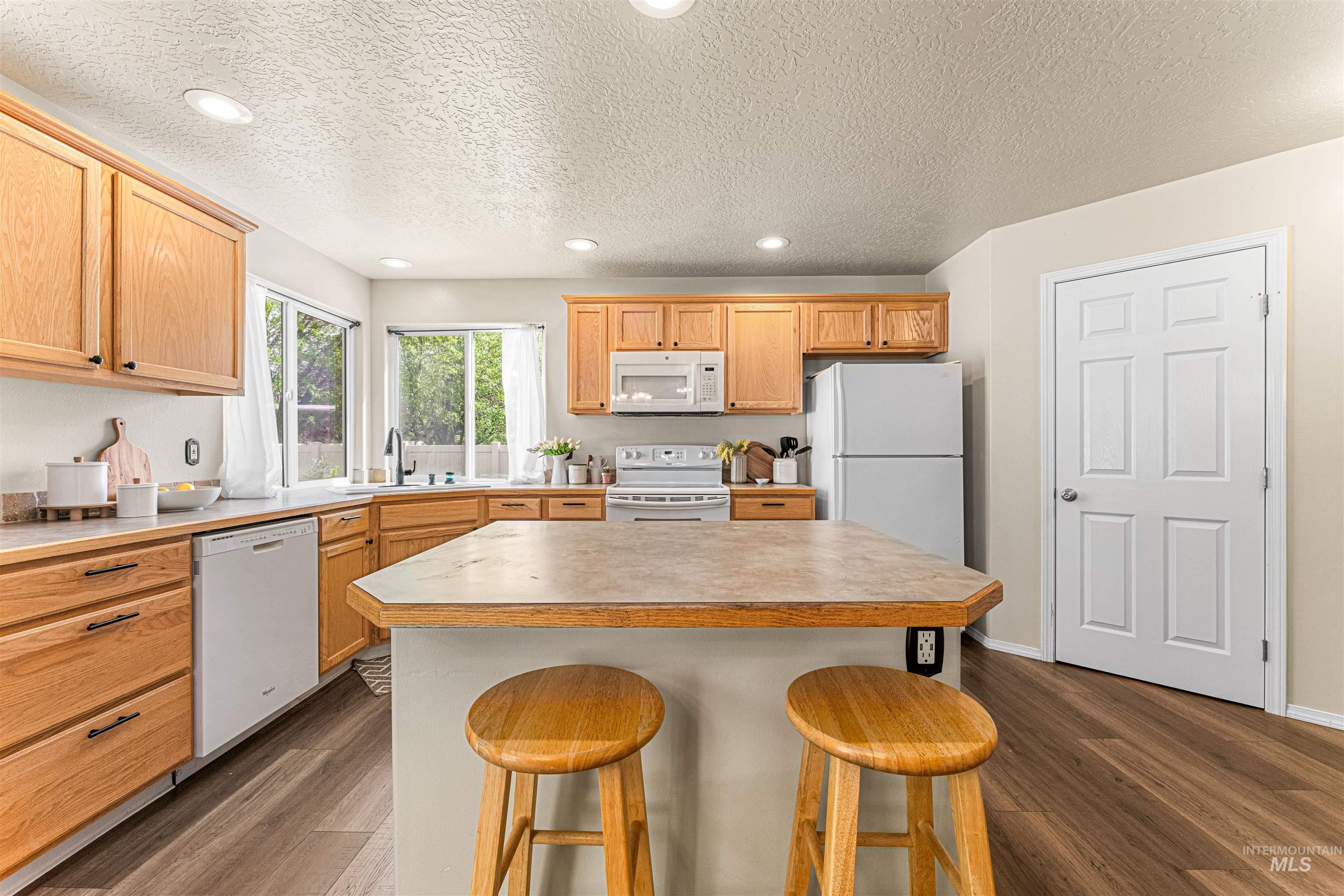 3630 S Murlo Ave., Meridian, Idaho 83642-4858, 4 Bedrooms, 2.5 Bathrooms, Residential For Sale, Price $489,900,MLS 98986417