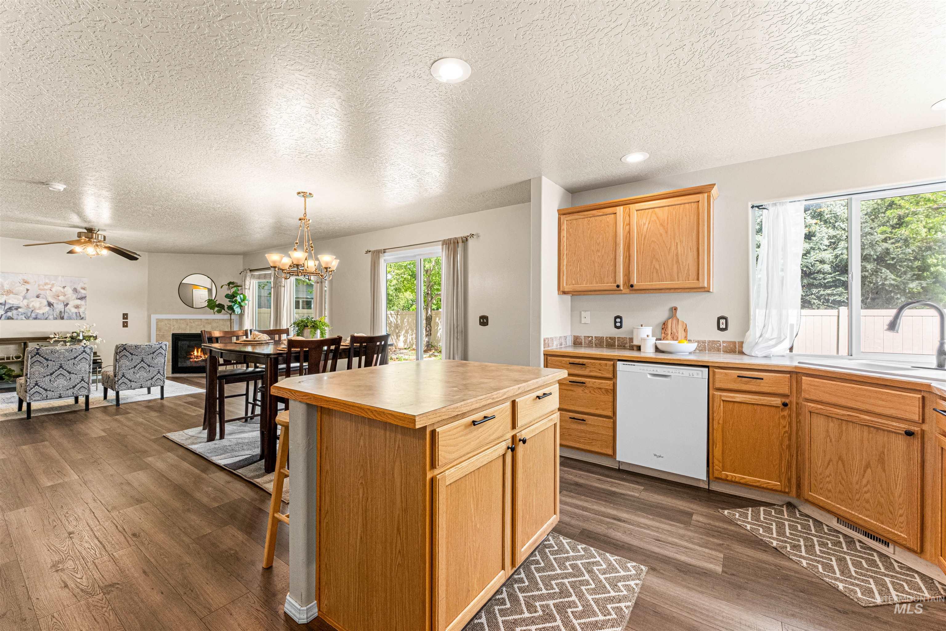 3630 S Murlo Ave., Meridian, Idaho 83642-4858, 4 Bedrooms, 2.5 Bathrooms, Residential For Sale, Price $489,900,MLS 98986417