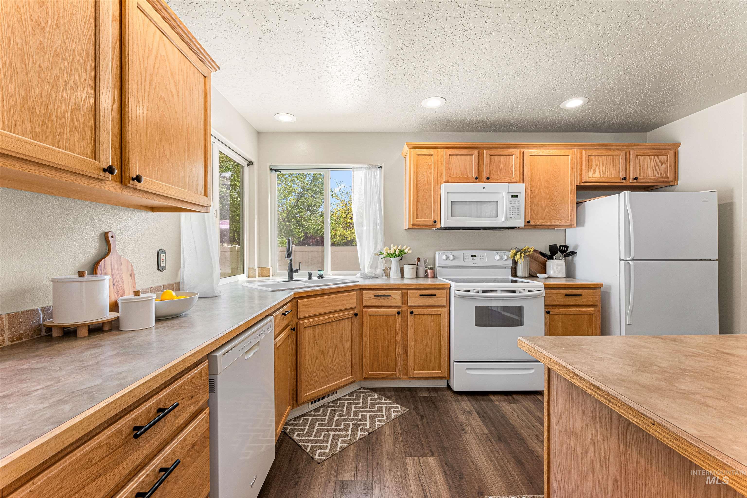 3630 S Murlo Ave., Meridian, Idaho 83642-4858, 4 Bedrooms, 2.5 Bathrooms, Residential For Sale, Price $489,900,MLS 98986417